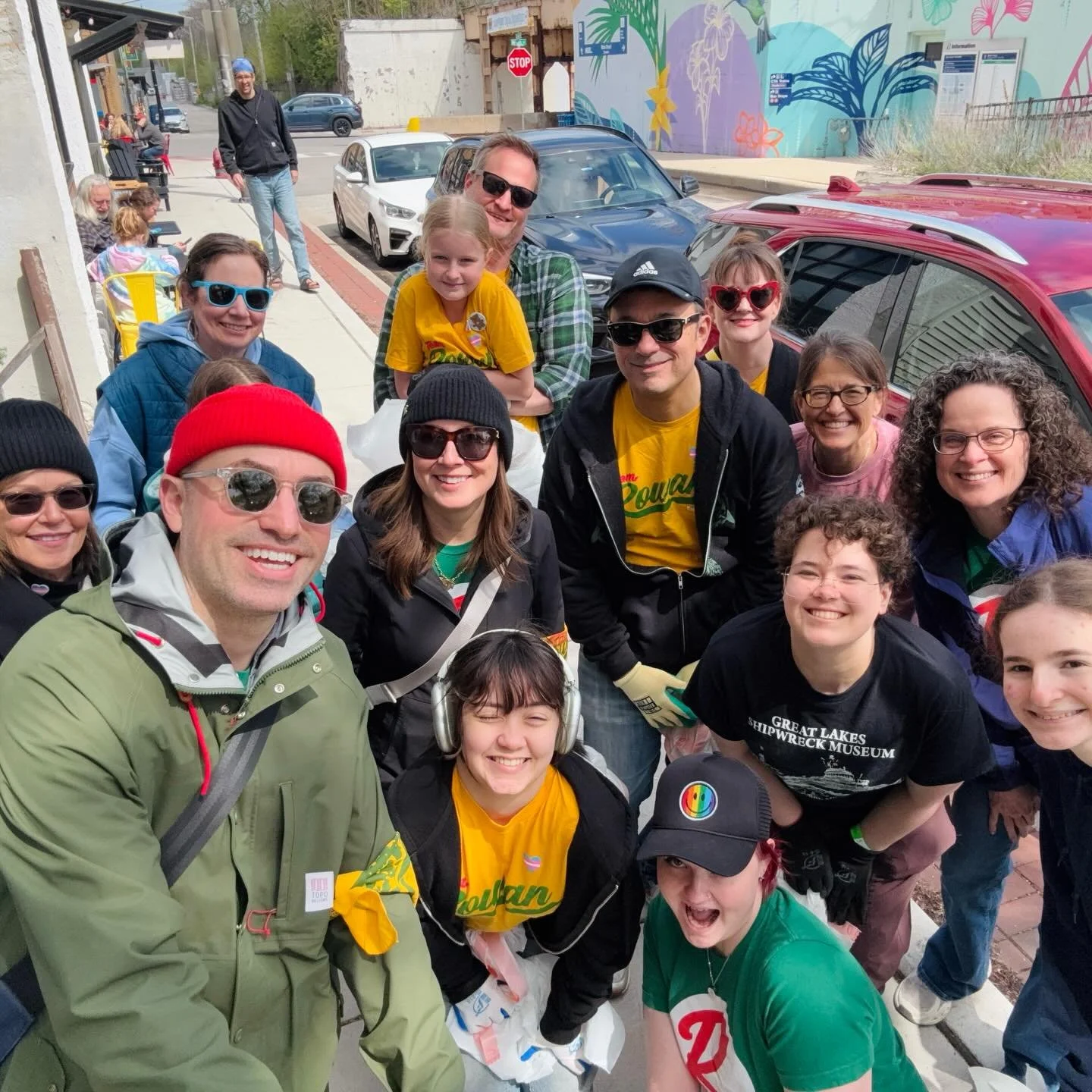 To our amazing Team Rowan volunteers&hellip; Thank you all for showing up to help clean-up today! 🌈💛 We picked up a LOT of garbage and made Evanston even cleaner while having fun. We&rsquo;re really proud of the Team!

We started this volunteer tra