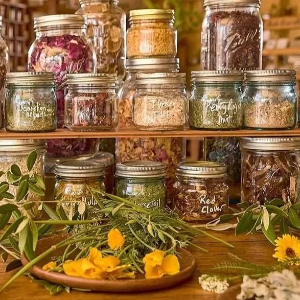 casari+f+and+g-2022-_C6A9999+HERBS+CROP.jpg