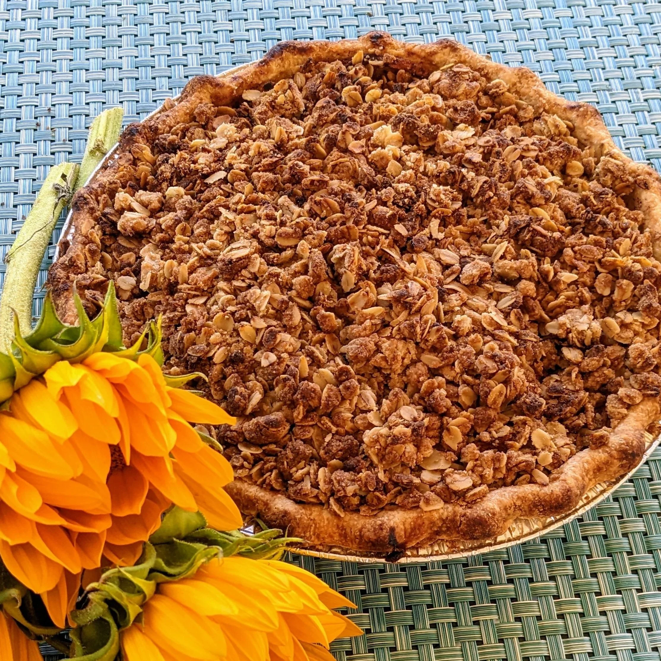 apple+crumble+whole.jpg