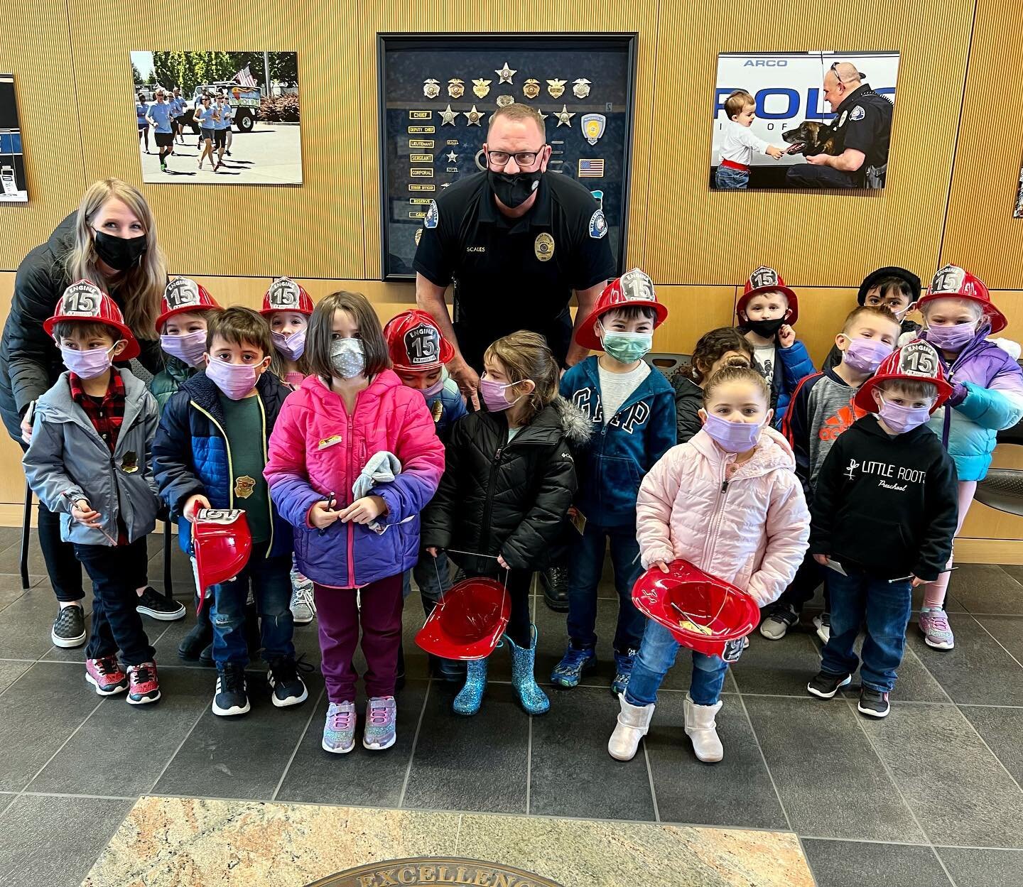 Thank you @mcminnville_police and @mcminnvillefirefighters for taking the time to meet with us. Also, a special thank you to the amazing Chief Scales for our tour! We thank you all for everything you do to keep our community safe! 🚒🚑🚔 ⁣⁣
⁣⁣
We end