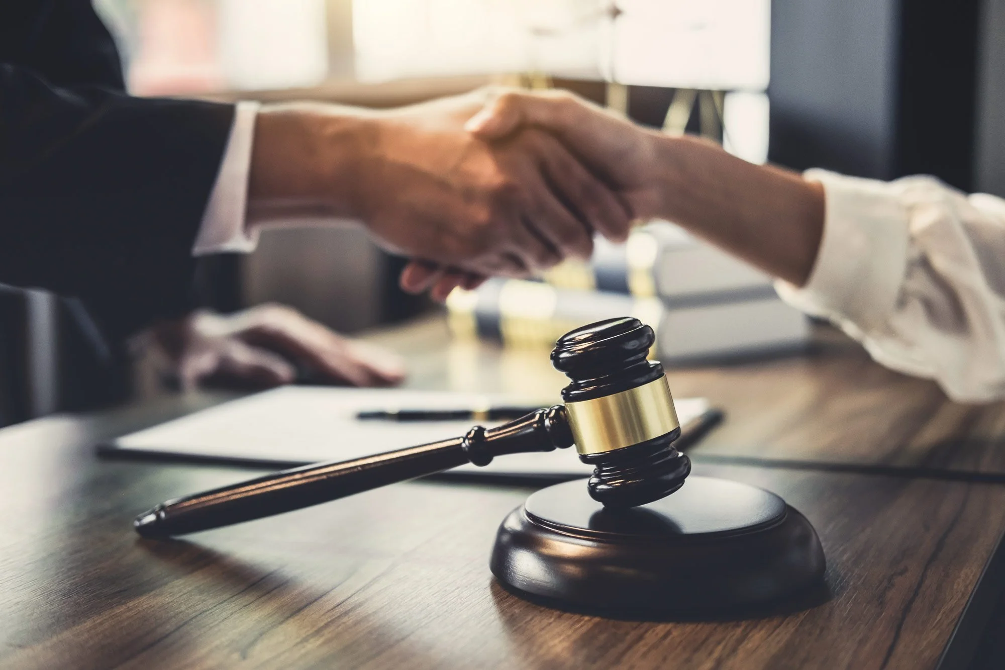 Navigating Career Transitions: What Lawyers Should Consider When Changing Jobs