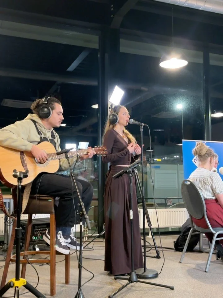 Thanks for having us!!! 💜🤩

@terplekke_bnnvara 
@nporadio1 
@bnnvara