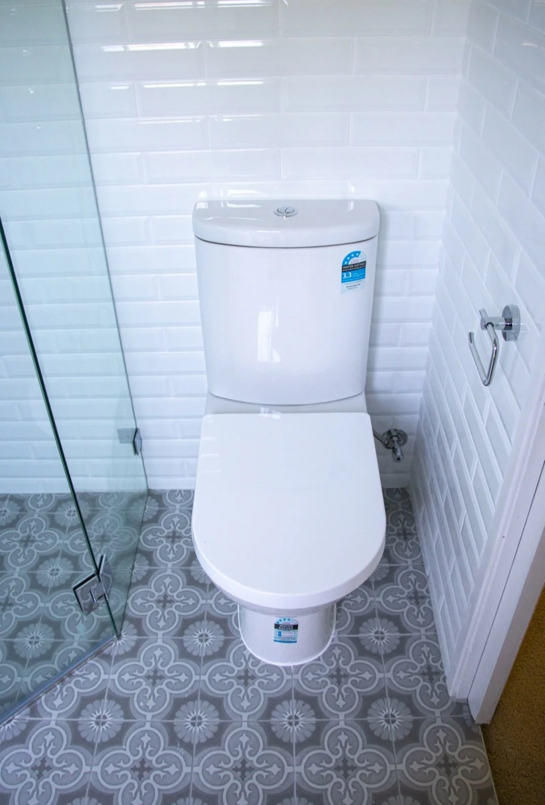bathroom 1.jpg