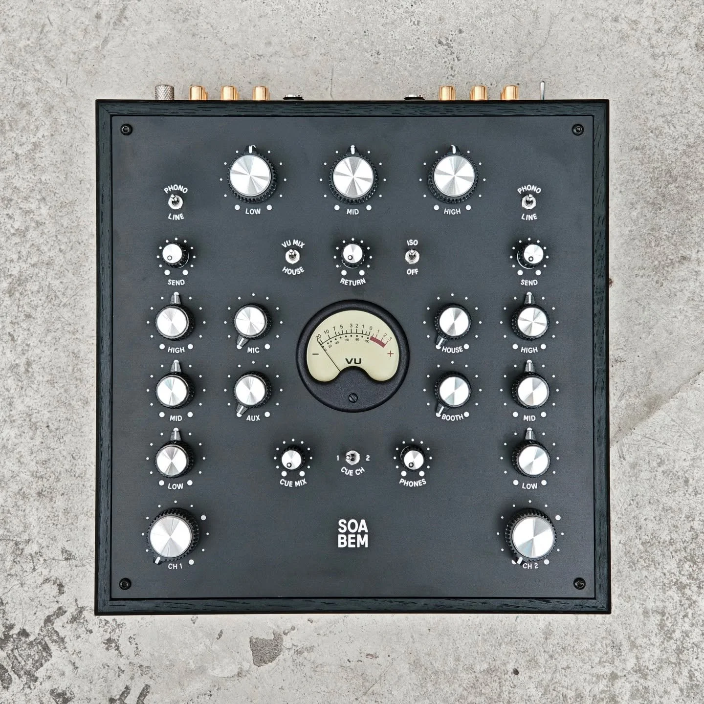Another black beauty, shipped to UAE :)

#soabem #rotarymixer #djmixer #djgear #hifi #audiophile #djbooth #leipzig #vinyl