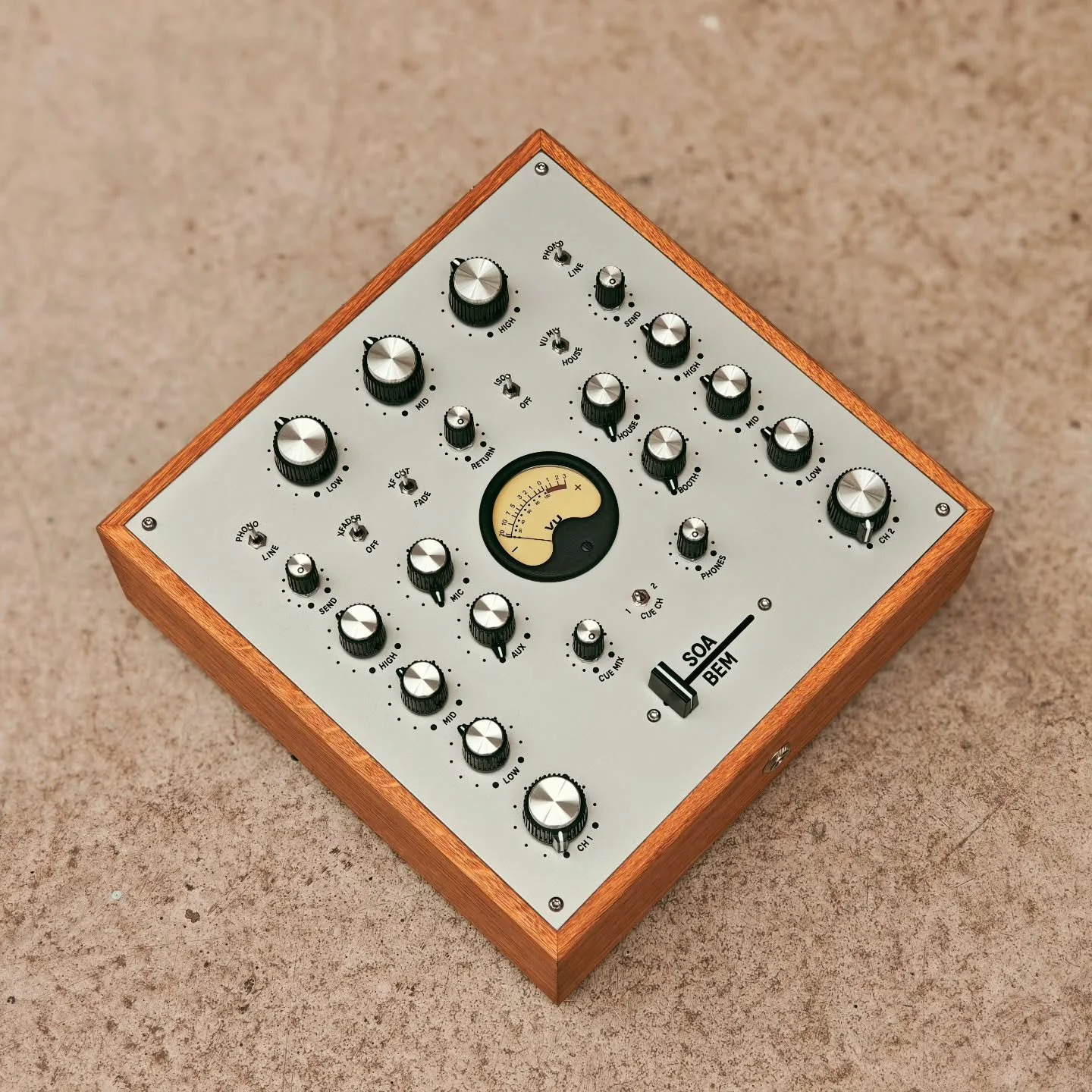 Classic Combination OLHO-2R for a Customer from Spain :)

#soabem #rotarymixer #djmixer #djgear #hifi #audiophile #djbooth #leipzig #vinyl