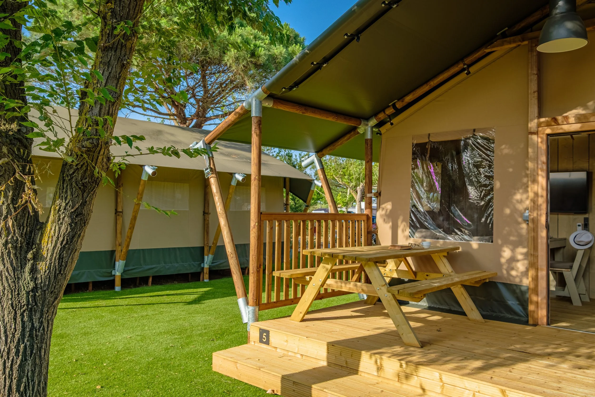 SAFARI TENT 2 TERRASSA.jpg