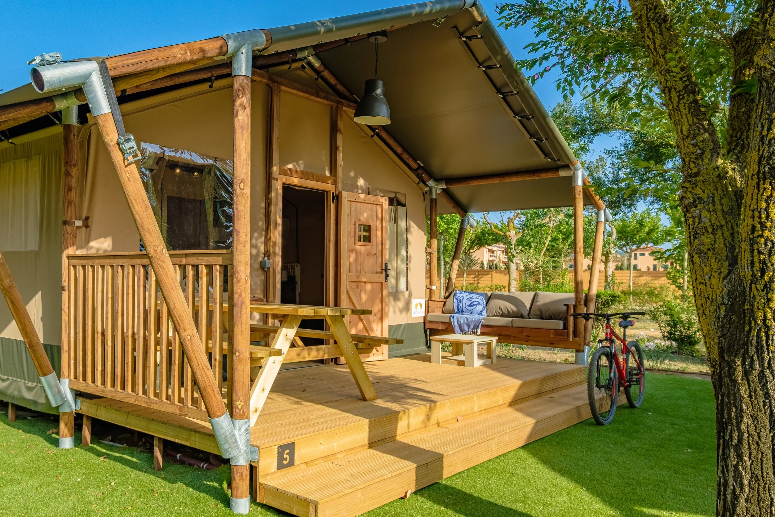 SAFARI TENT 2 terrassa 2.jpg