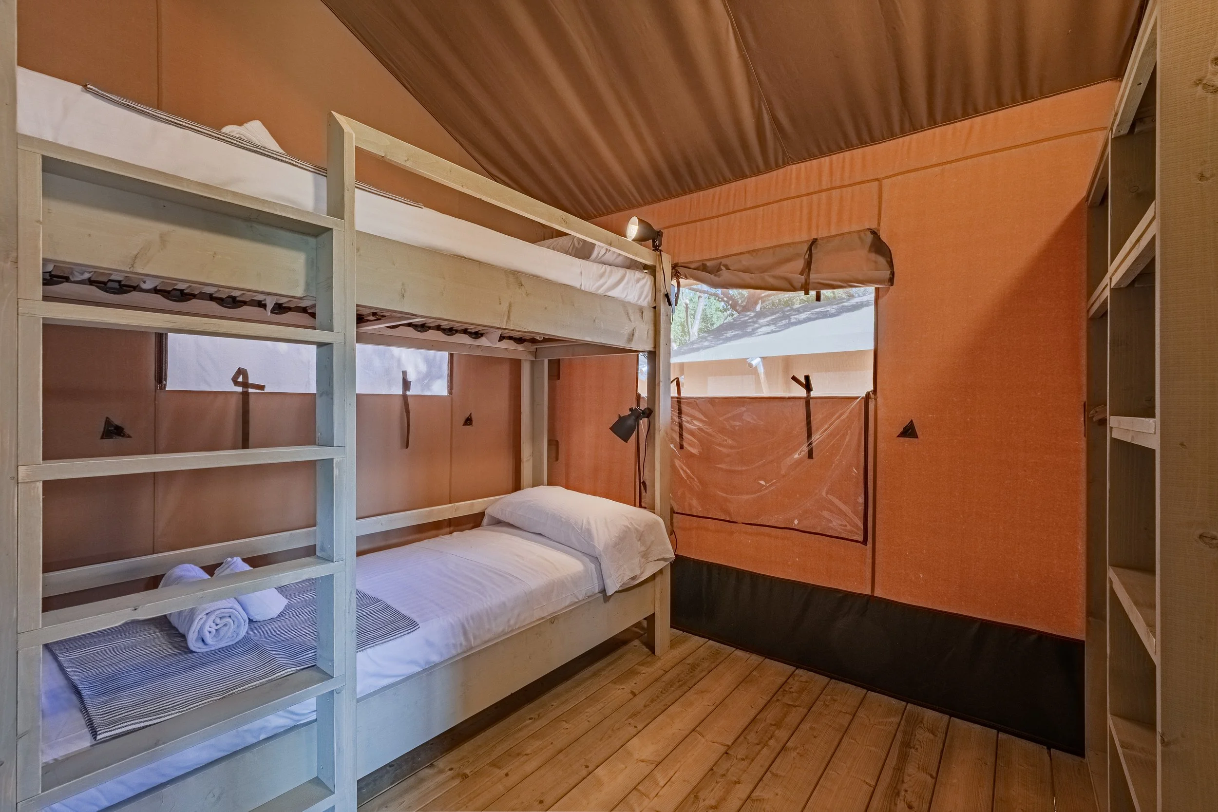 safari tent 4 dormitori2.jpg