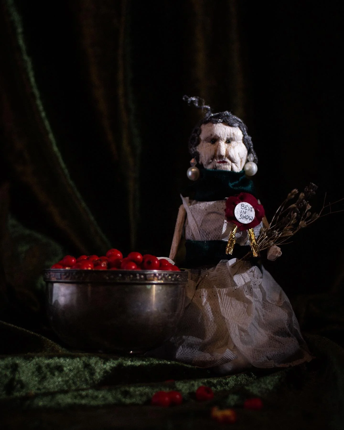 Best in Show...

More from our workshop
@nftsfilmtv @nftsmodelmaking 

#modelmaking #miniature #foundobjectart #puppetmaking