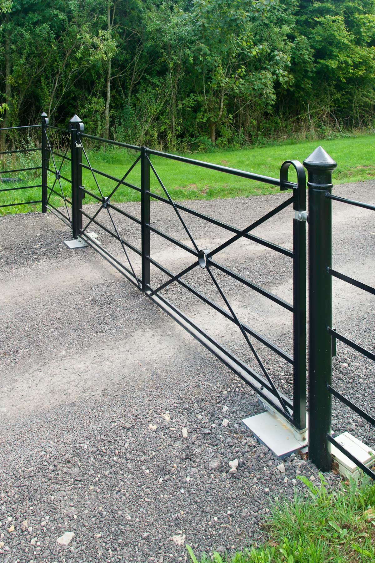 metal-gates.jpg