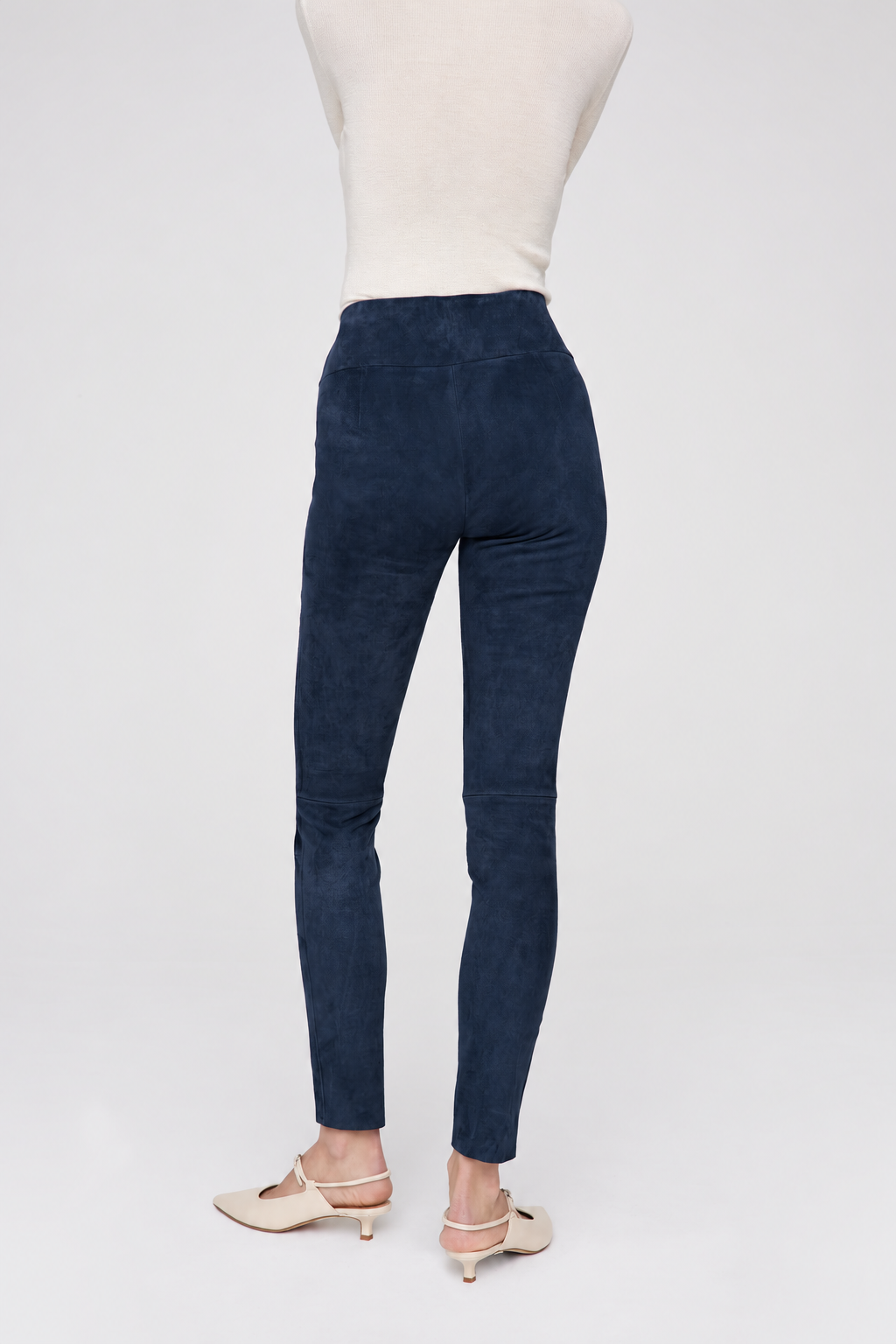 enge Wildlederhose starry sky_3.png