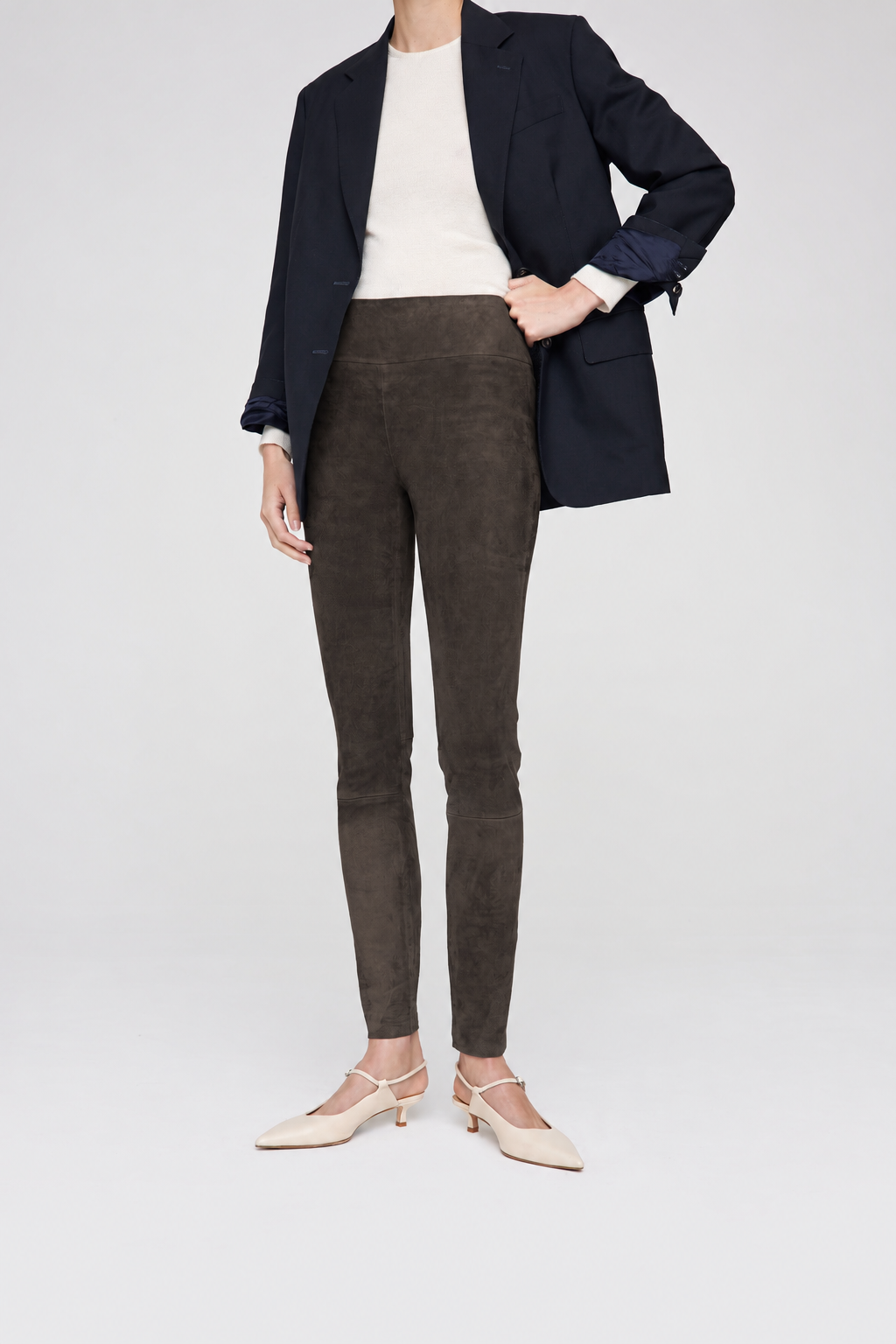 Enge Wildlederhose_grau_2.png