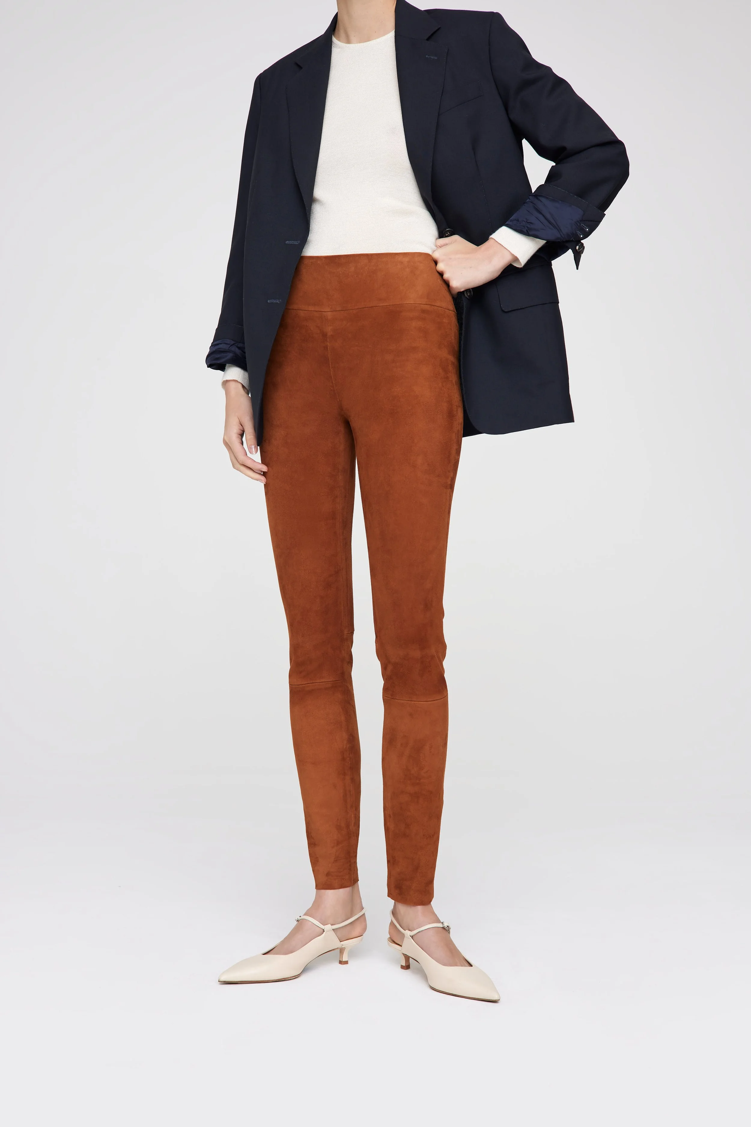 Enge Wildlederhose 1.jpg