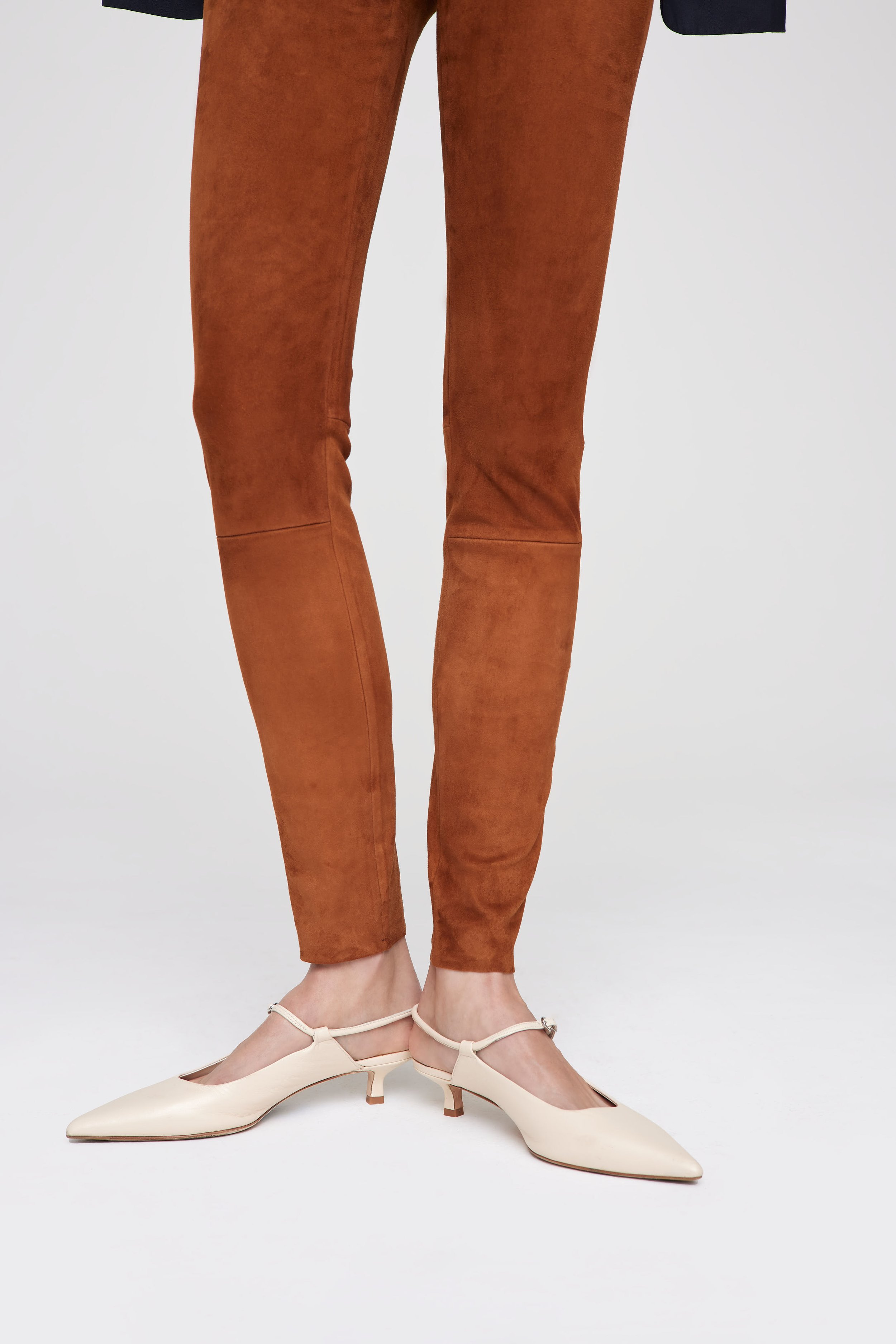 Enge Wildlederhose 2.jpg