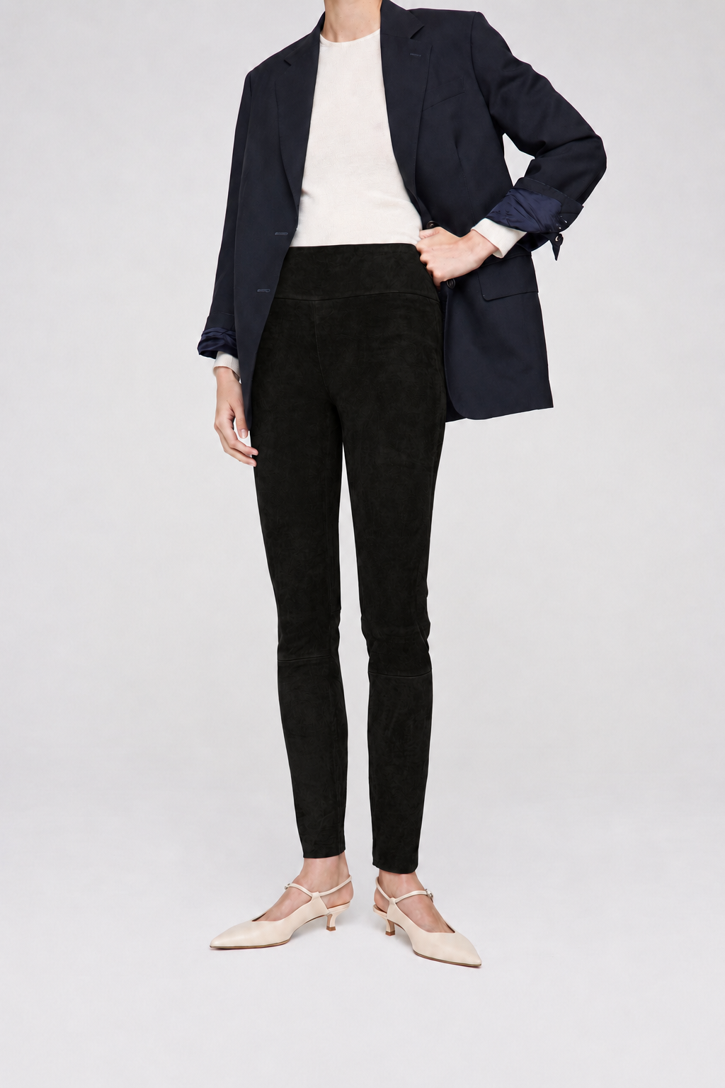 Enge Wildlederhose schwarz-3.png