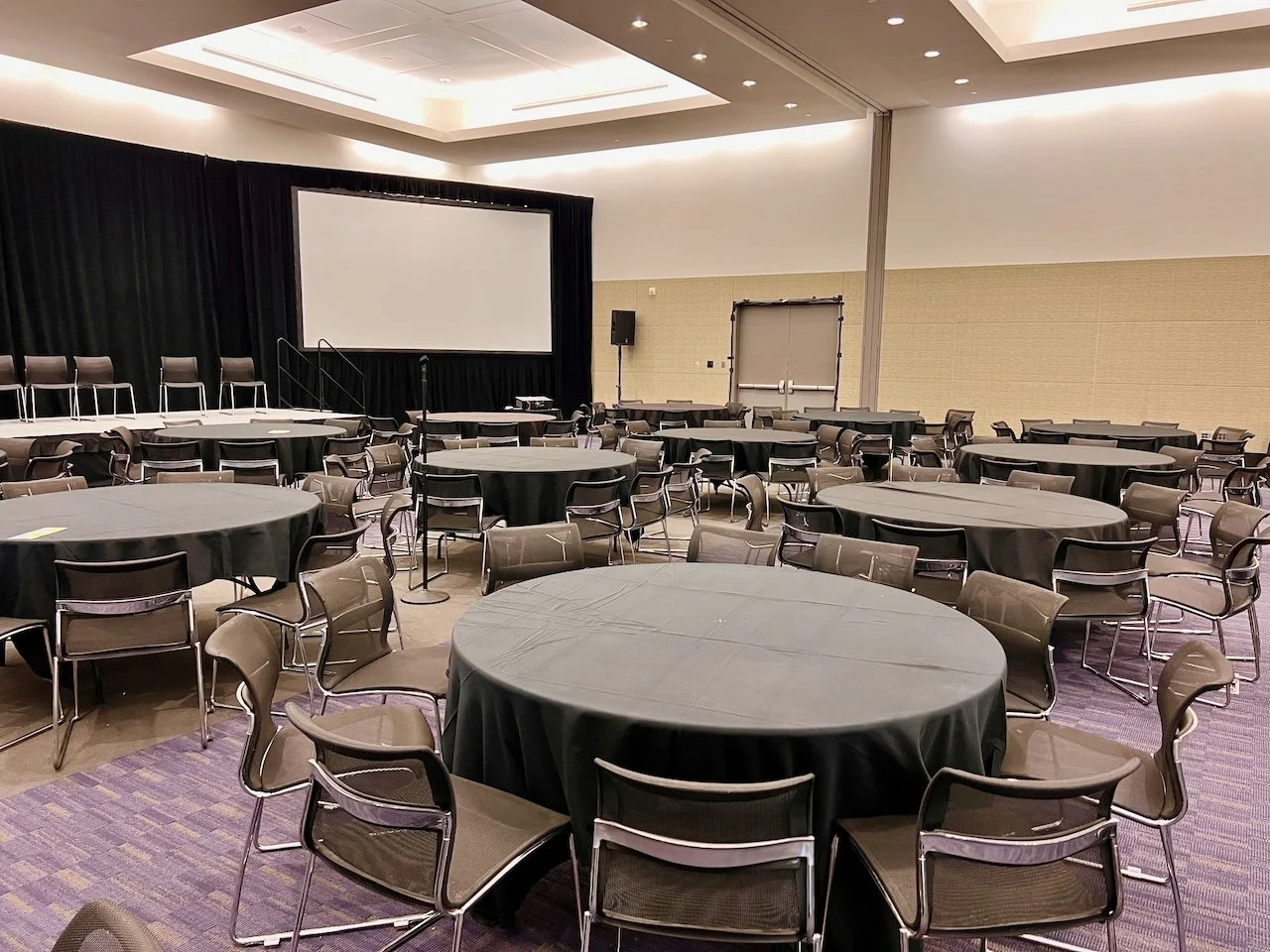 How to Moderate a Meaningful Panel Discussion