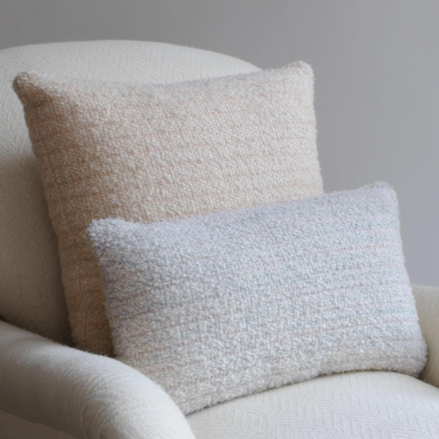 Limited edition cushions now available @roseuniacke 

Working with Rose and her team, I have developed two unique fabrics inspired by the colours and textures from the Rose Uniacke permanent fabric collection. Handwoven in the studio, the fabrics are