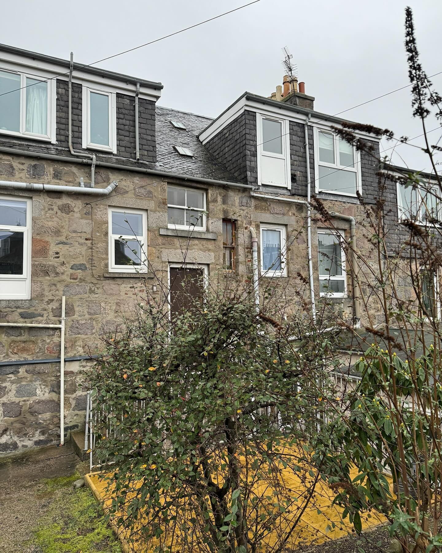 Another day another mortgage done!

We completed on this 2 bedroom top floor flat in Ferryhill, Aberdeen on January 12th. It&rsquo;s pretty turnkey as you can see, now waiting a new tenant but refinanced to pull the money back out to go again. 

Huge