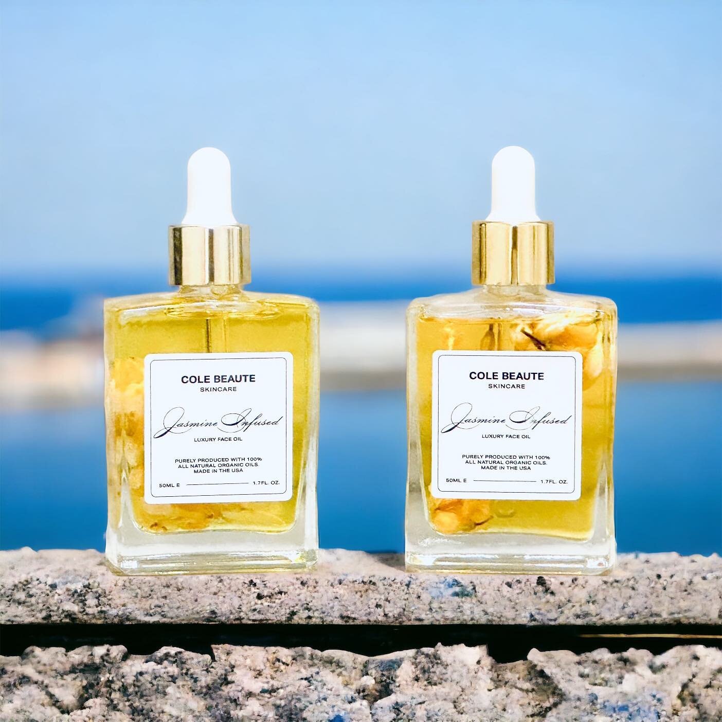 Our Luxury face oil has been getting a lot of buzz lately. We dare you to compare 🫶🏻 #faceoil #colebeaute