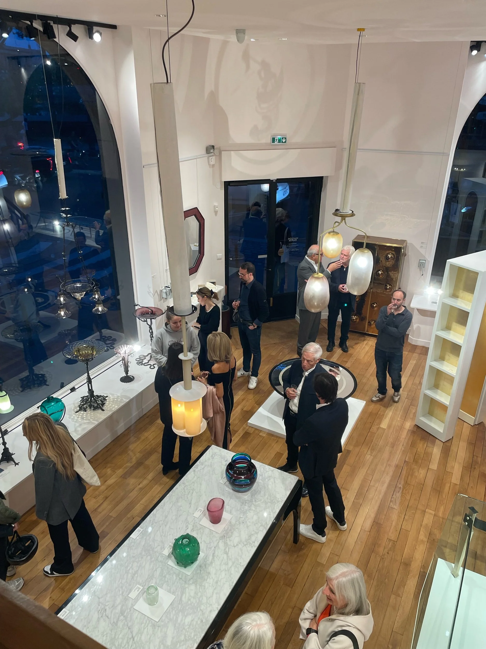 Retour en images | Vernissage de la nouvelle exposition de la Galerie Maisons Rapin, “Le verre une histoire Italienne”