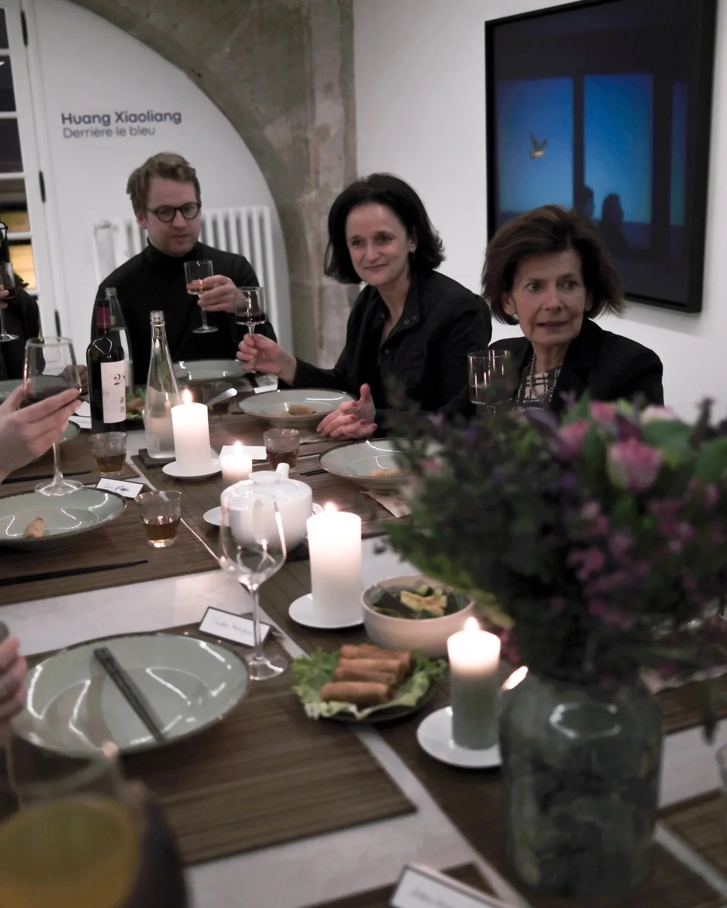 Retour en images sur le d&icirc;ner confidentiel &agrave; la crois&eacute;e du r&eacute;seau, de l&rsquo;art et du business avec @yishu8 🥢

Le 2 avril, en marge de @artparisartfair, nous avons r&eacute;uni un cercle restreint de d&eacute;cideurs et 