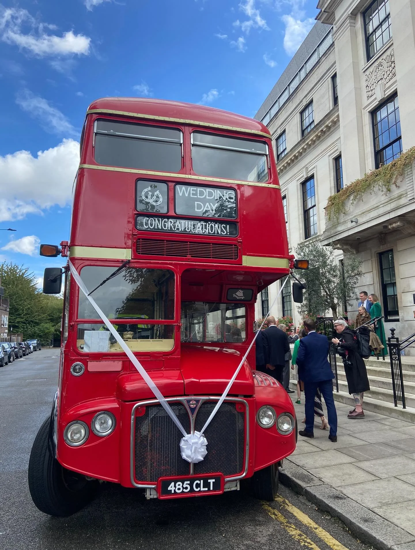Wedding bus. London.