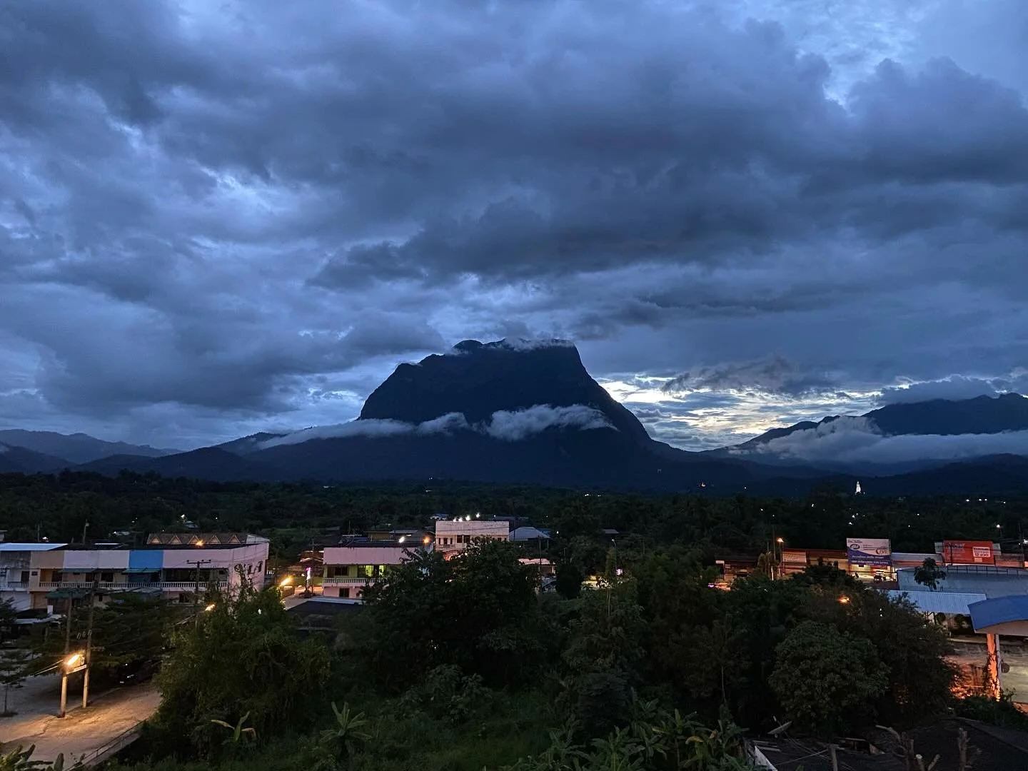 The stunning limestone massif of Doi Luang Chiang Dao, Thailand‘s third highest peak just after sunset.