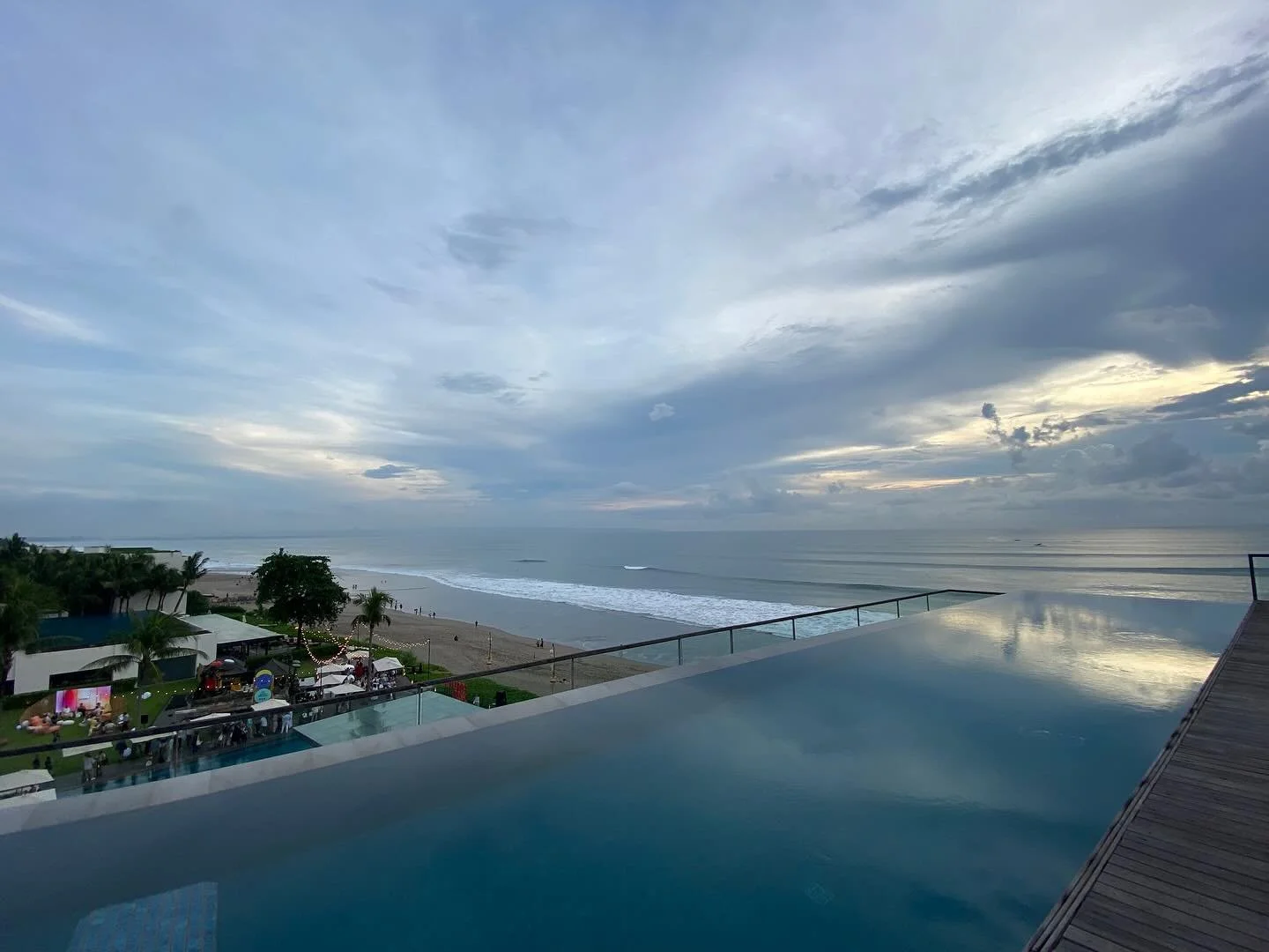 It has been full throttle and fabulous here at @furthereast_ this week and making great connections with new friends and old, future clients, and hospitality changemakers.