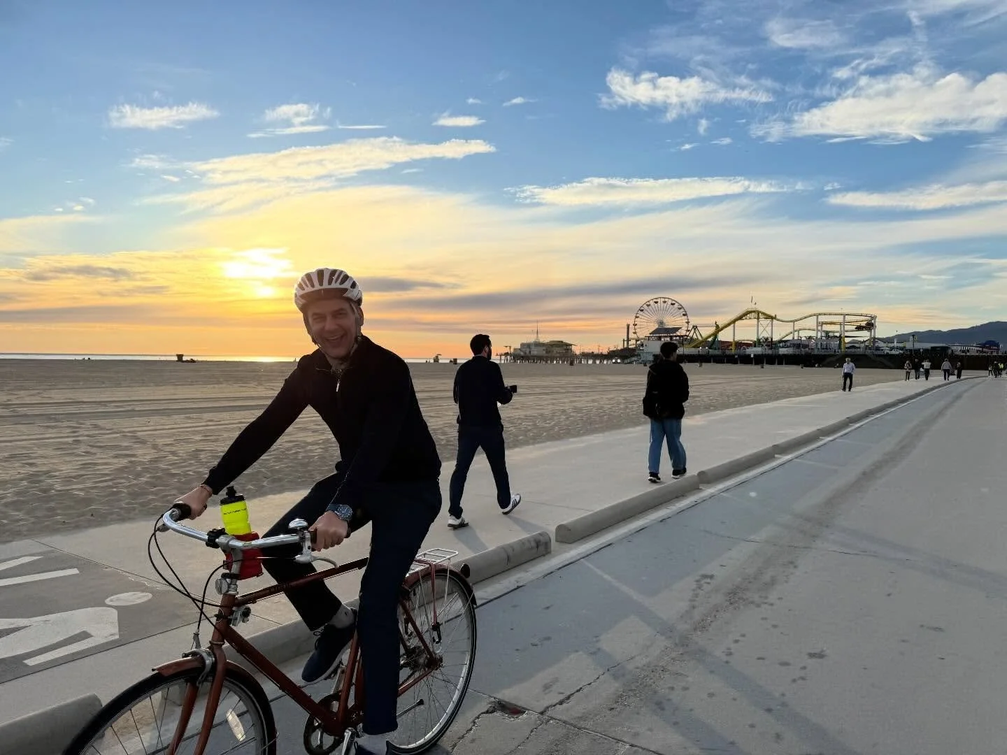Sometimes the best networking meetings are spontaneous bike rides down the Santa Monica promenade, followed by roadside beers with no agenda.

Thanks, Josh and your great navigational skills for a fun afternoon in California.