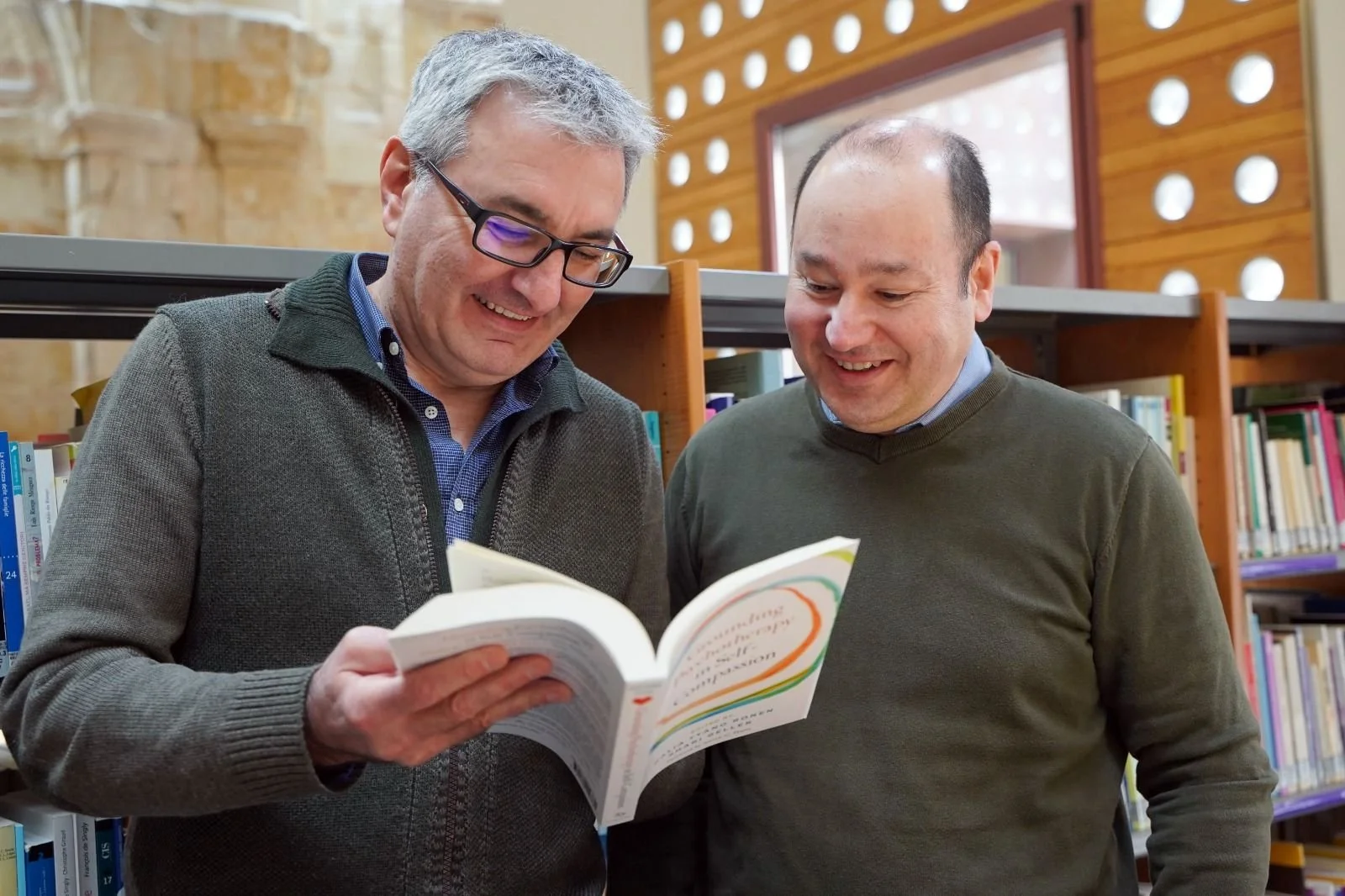 J.R. Yela y A. Crego publican un capítulo en el libro Grounding Psychotherapy in Self-Compassion