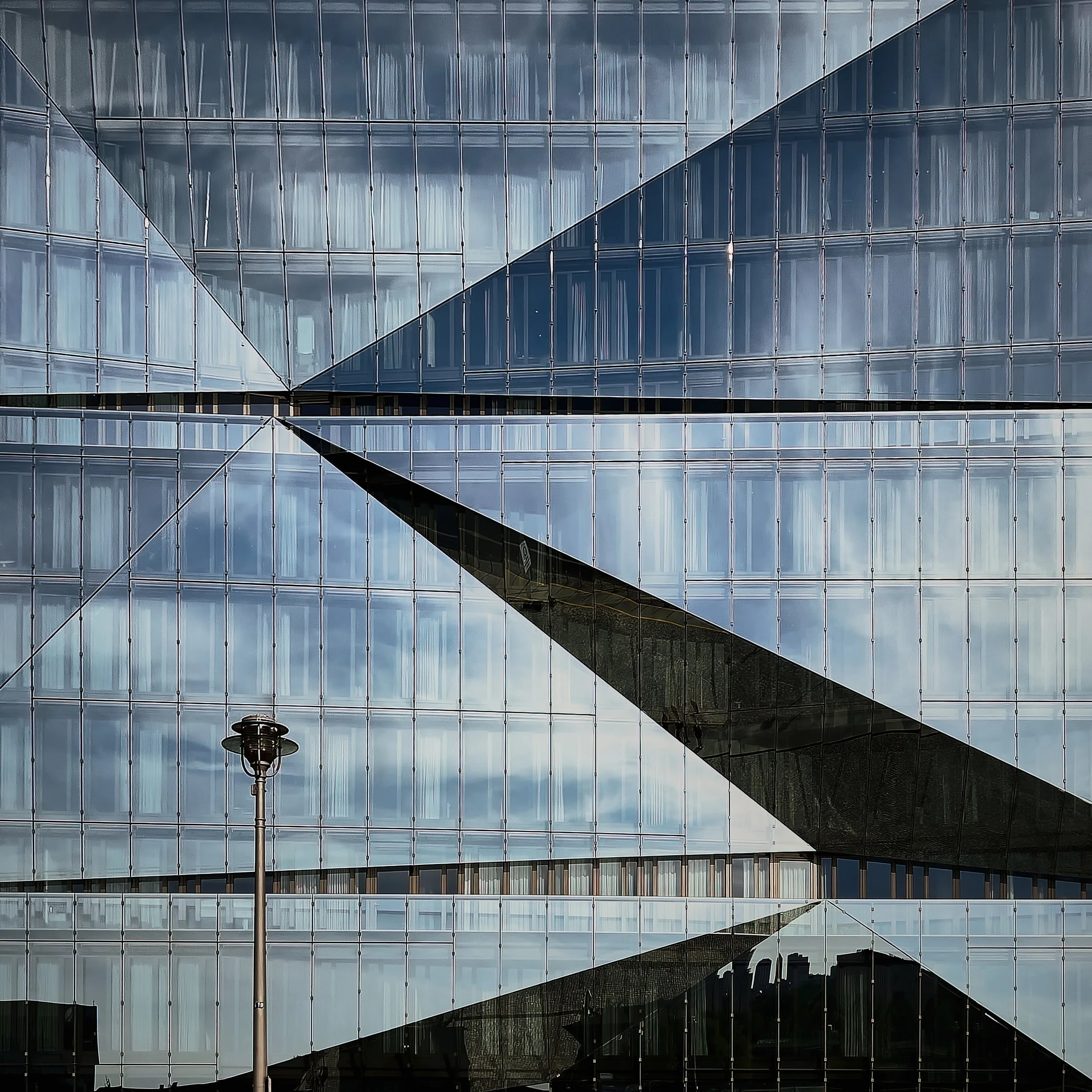 Berlin 199 1 2-gigapixel-low_res-scale-2_00x.jpg