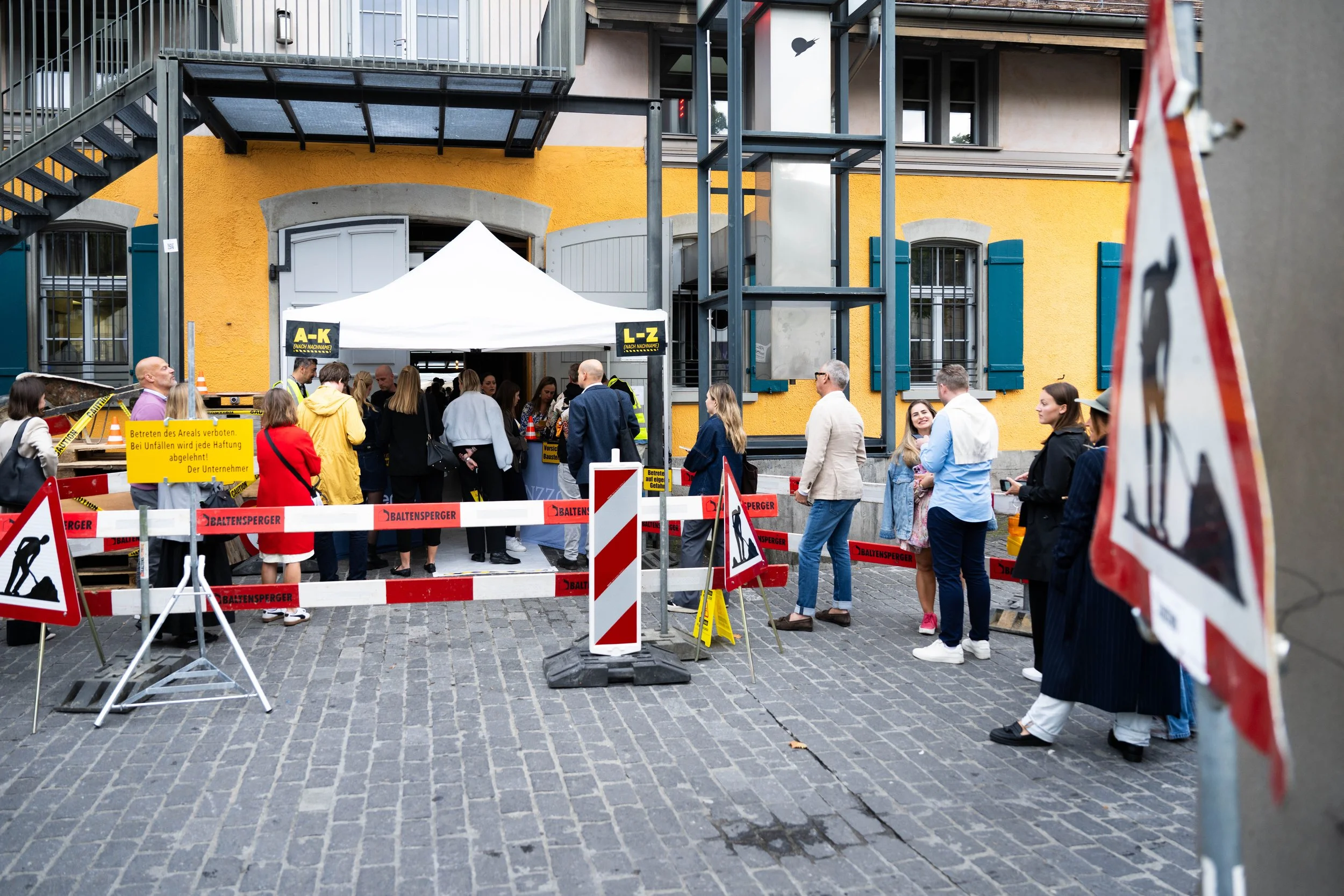 Gipfel-Stürmer_Erlebnisarchitektur_01_NZZone_Audienzz_SummerEndParty2025_AKJ-28.jpg