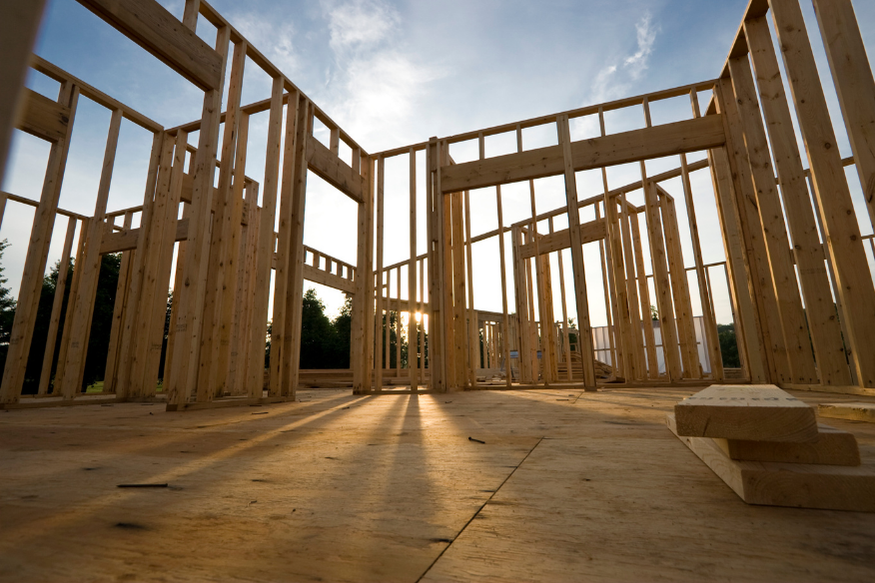 Building a New Home? Here's When to Start Planning Your Backyard