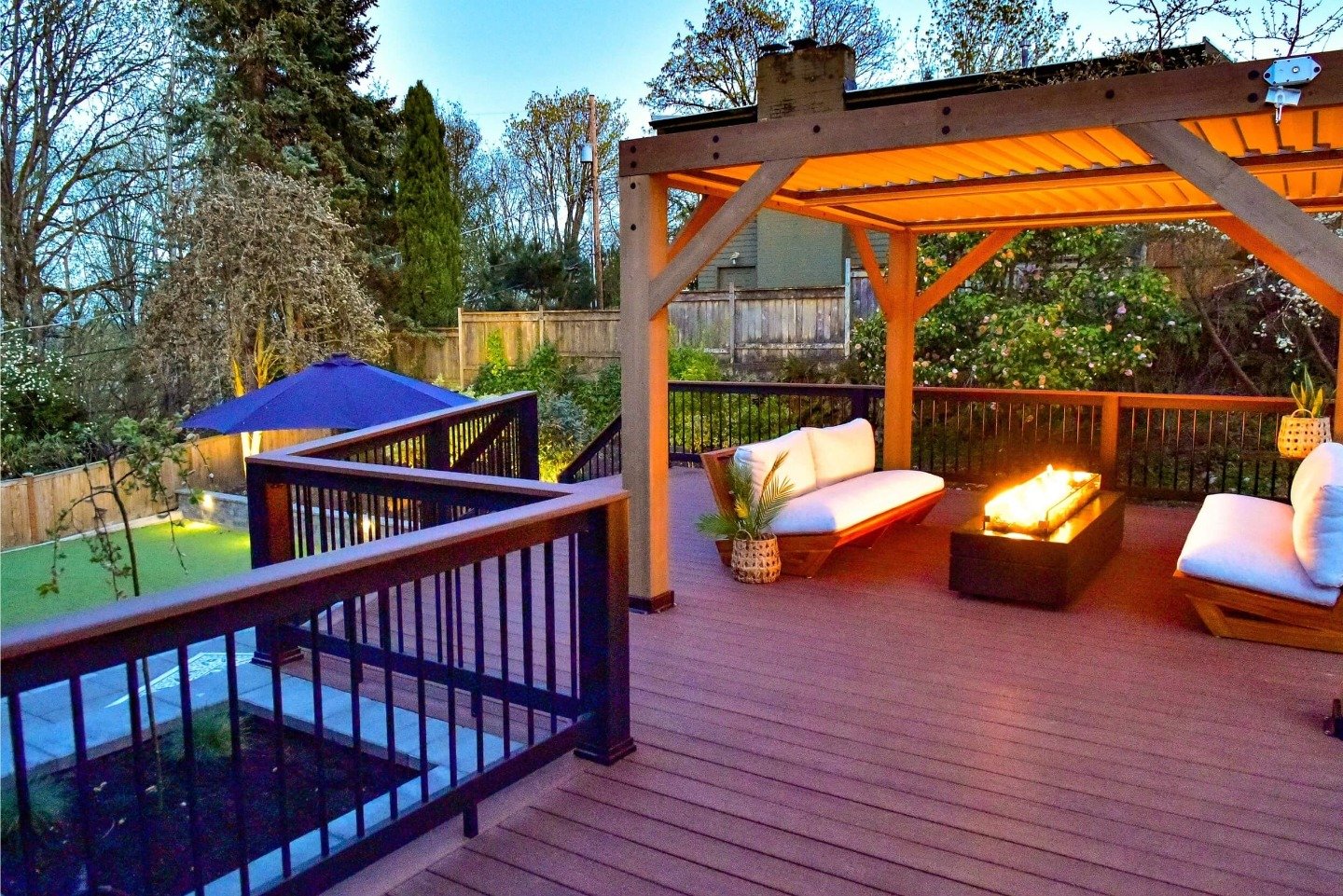 Pergola and composite deck in Kirkland, Washington