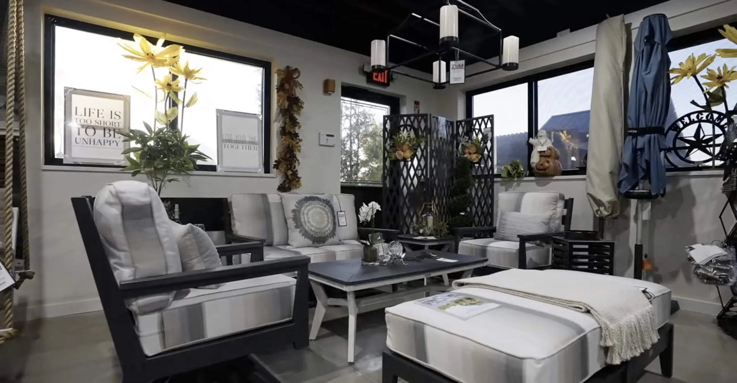 Interior display outdoor living showroom in Troy, Shelby Township, and Rochester Hills, MI with coordinated patio materials