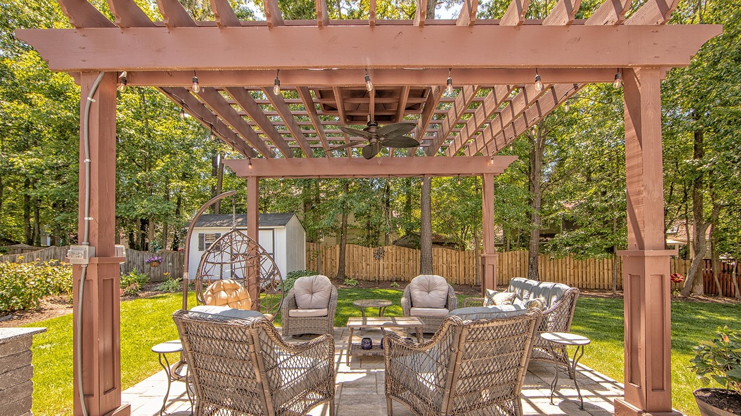 Wood pergola in Moseley, VA