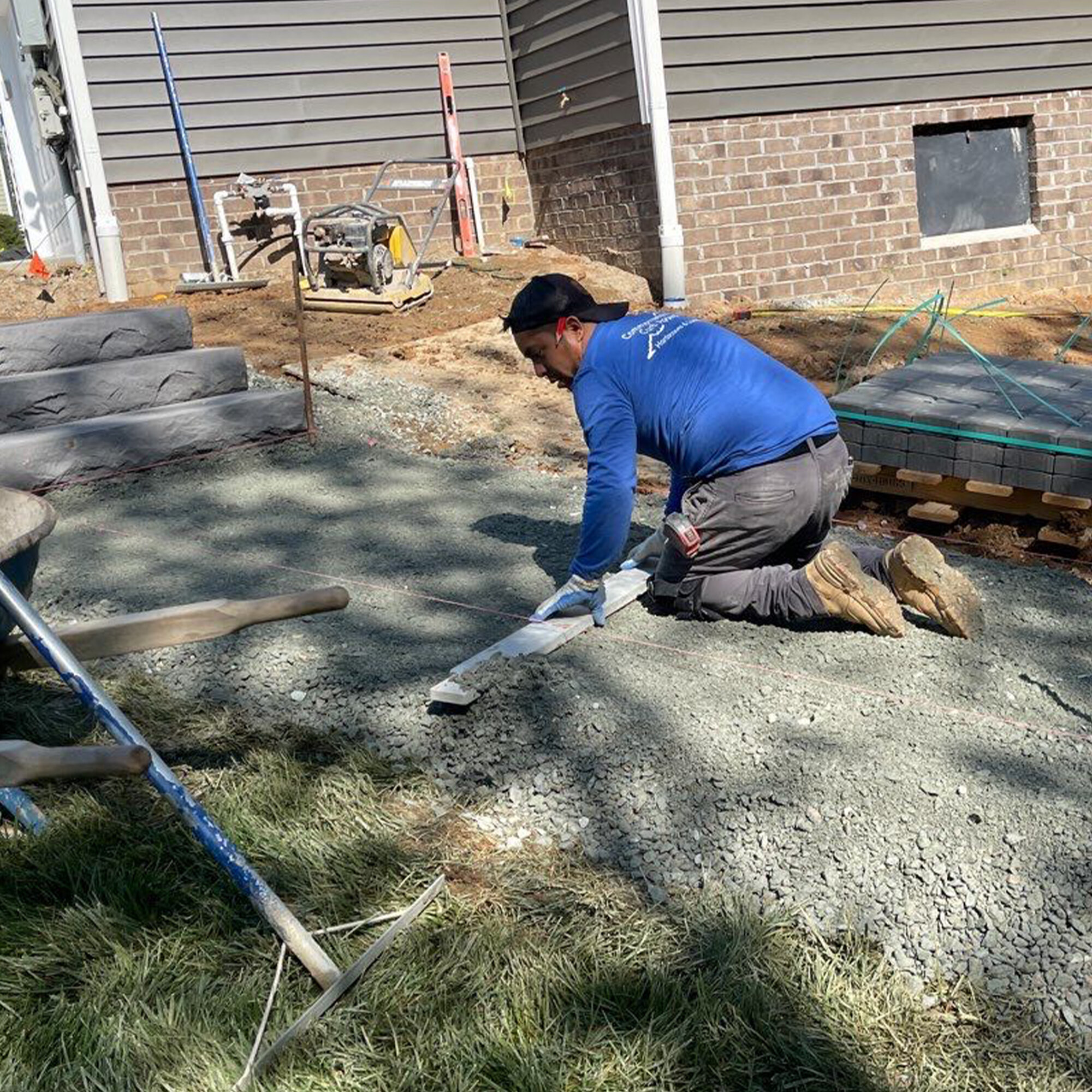 Laying the path to paradise
.
.
.
#rvahomes #midlothianva #rva #ccaway #homeinspiration #outdoorlivingspace