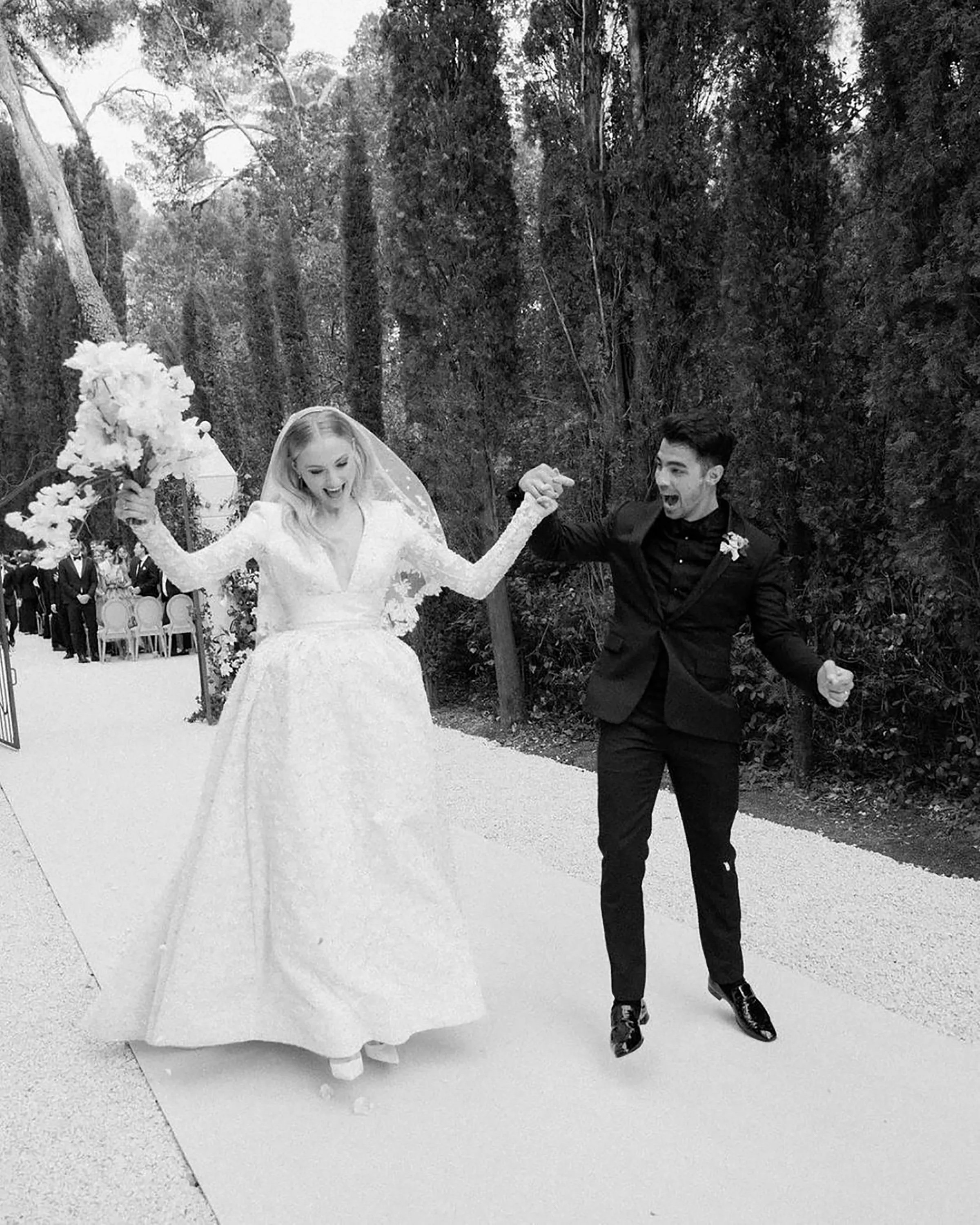 Sophie Turner's Wedding Dress - The First Official Photos Of The Louis  Vuitton Gown Have Arrived