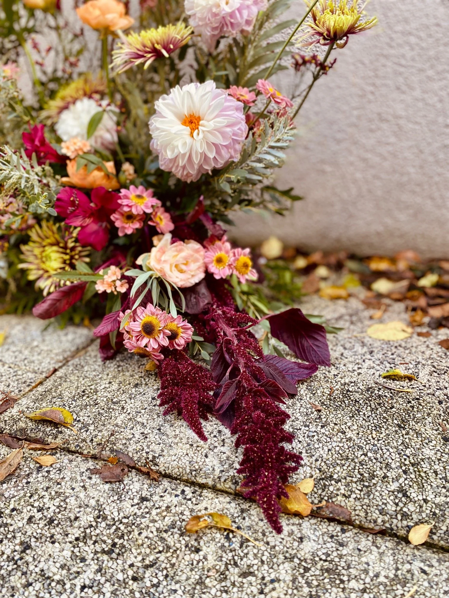 Devant de tombe (octobre 2025)