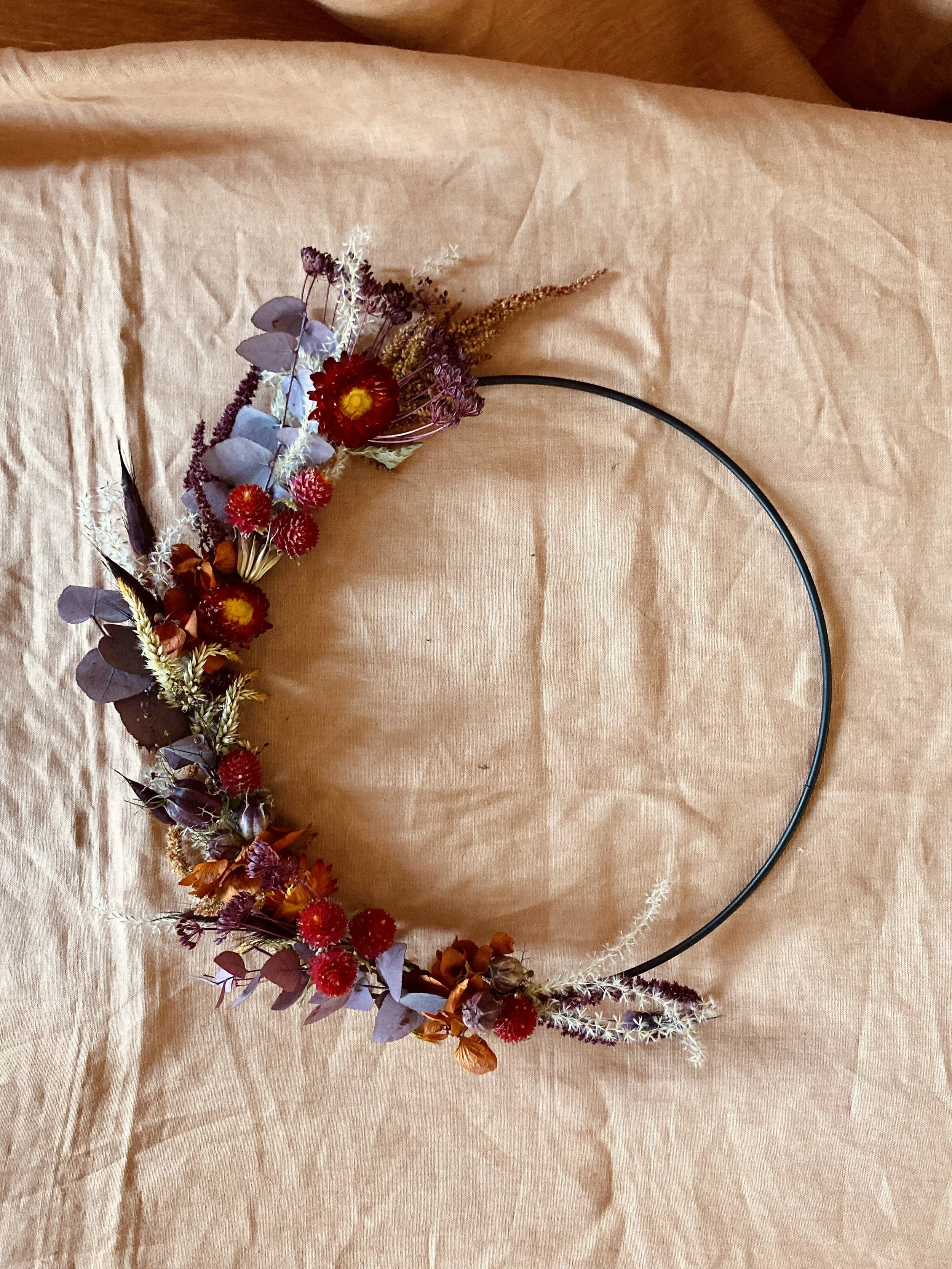 Couronne-murale-rouge-prune-ENJOIE-4.jpg