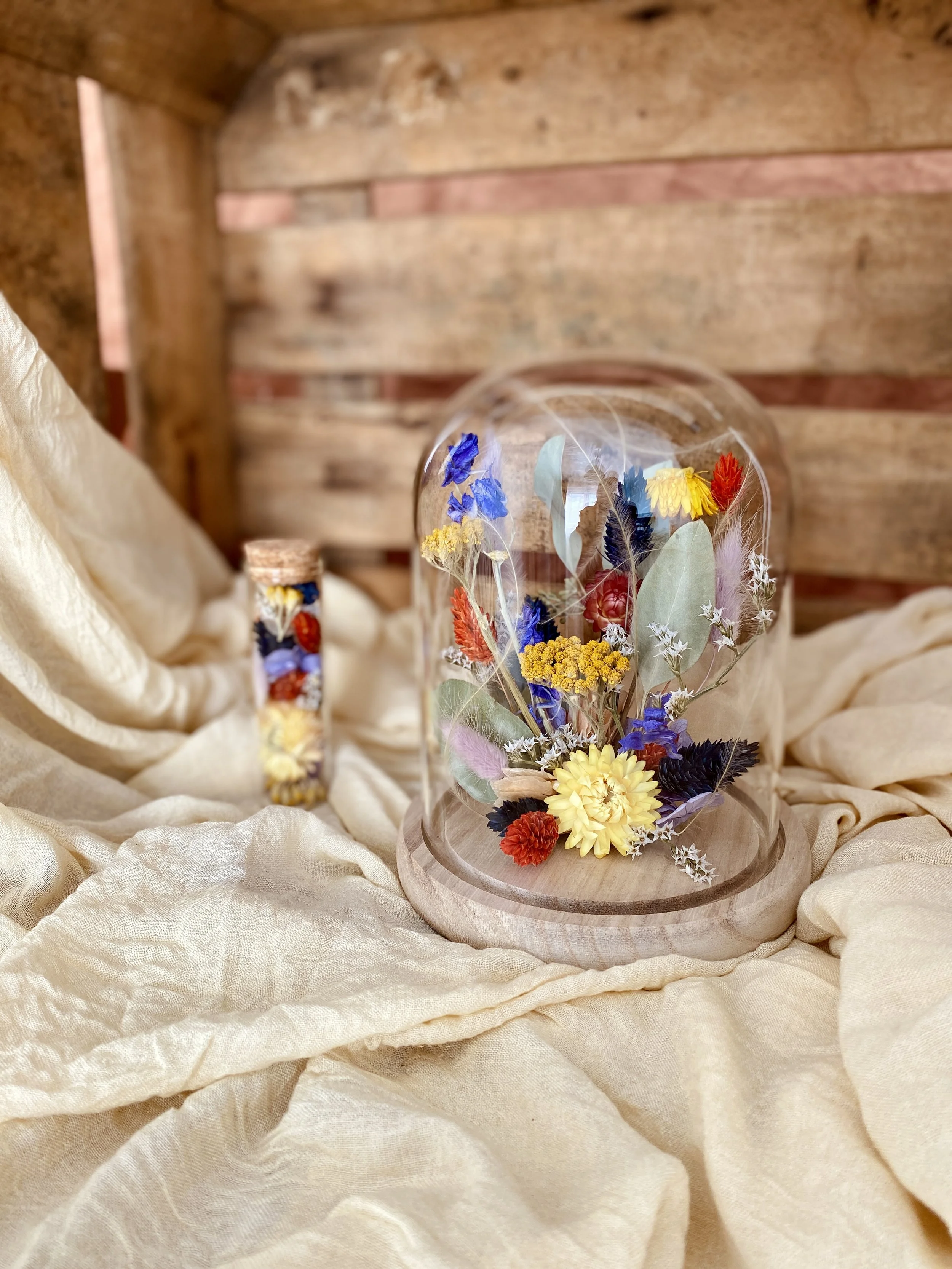 Cloche-fleurs-sechees-Julia-M-ENJOIE-3.jpg