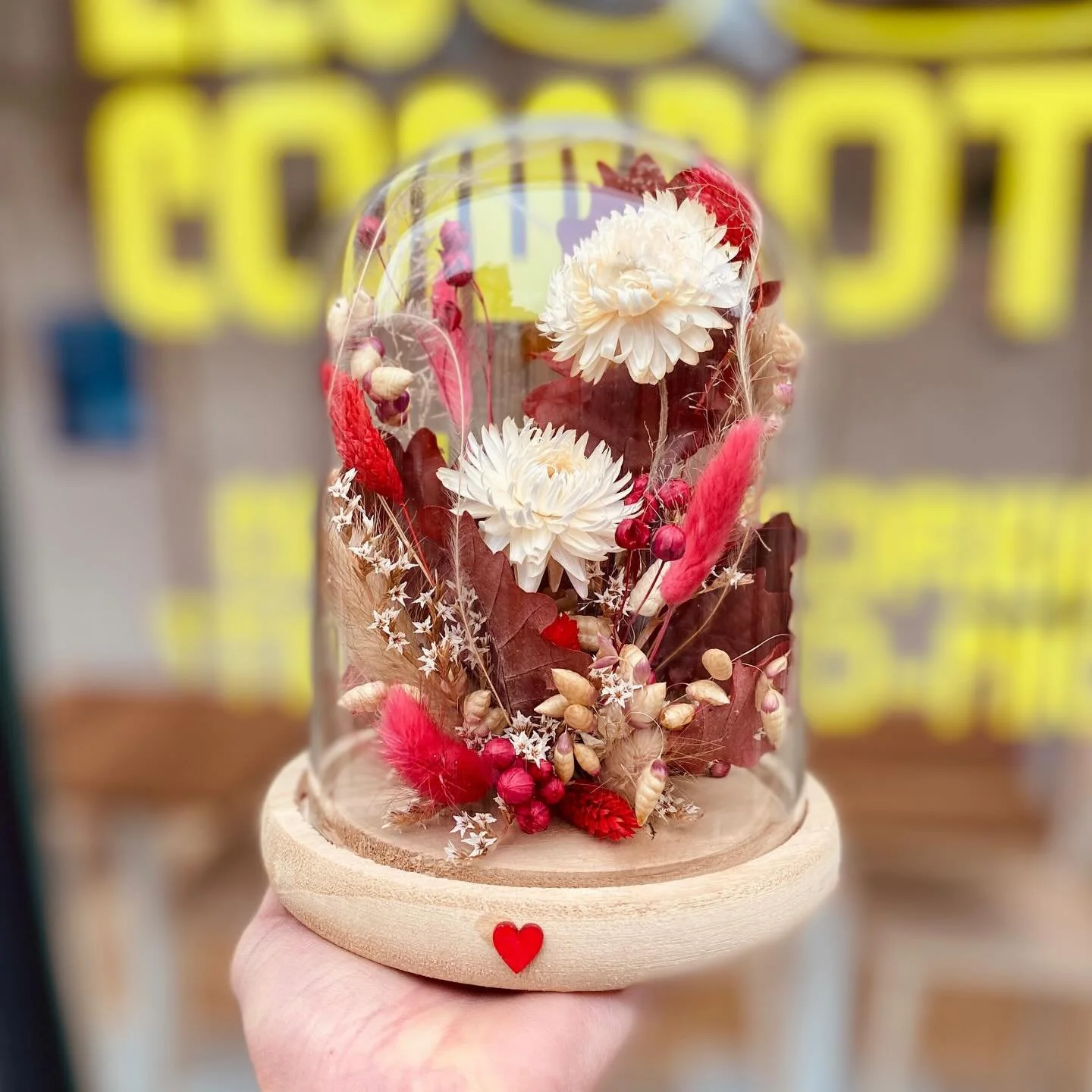 Faisons l&rsquo;amour, pas la guerre (vraiment) ❤️​
&bull; J&rsquo;ai une confession &agrave; te faire : j&rsquo;aime pas la Saint-Valentin. C&rsquo;est un peu comme le nouvel an, quand on te dit que l&agrave; maintenant il faut t&rsquo;amuser. Le 14