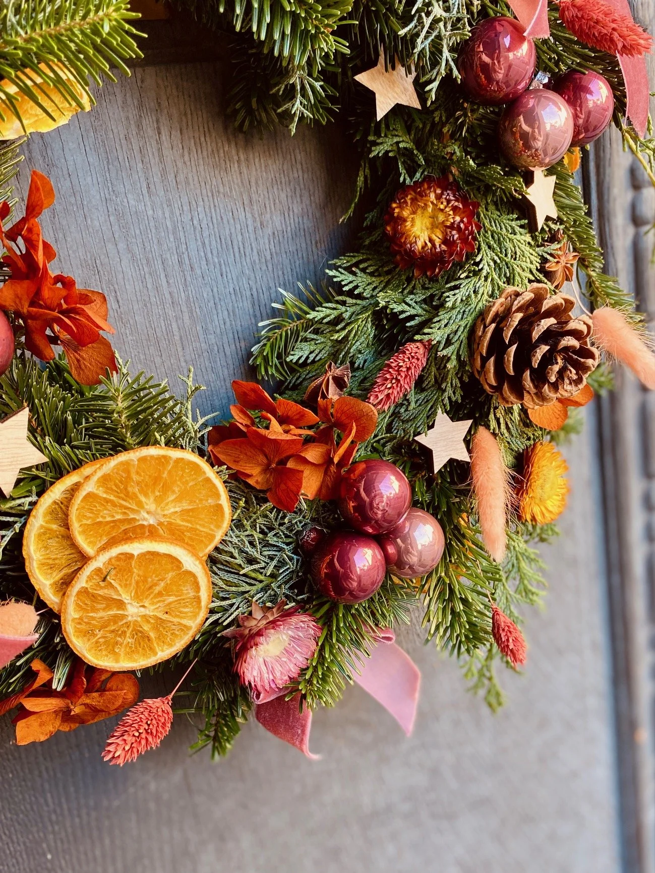 Couronne-noel-fleurie-hiver-2024-ENJOIE-3.jpg