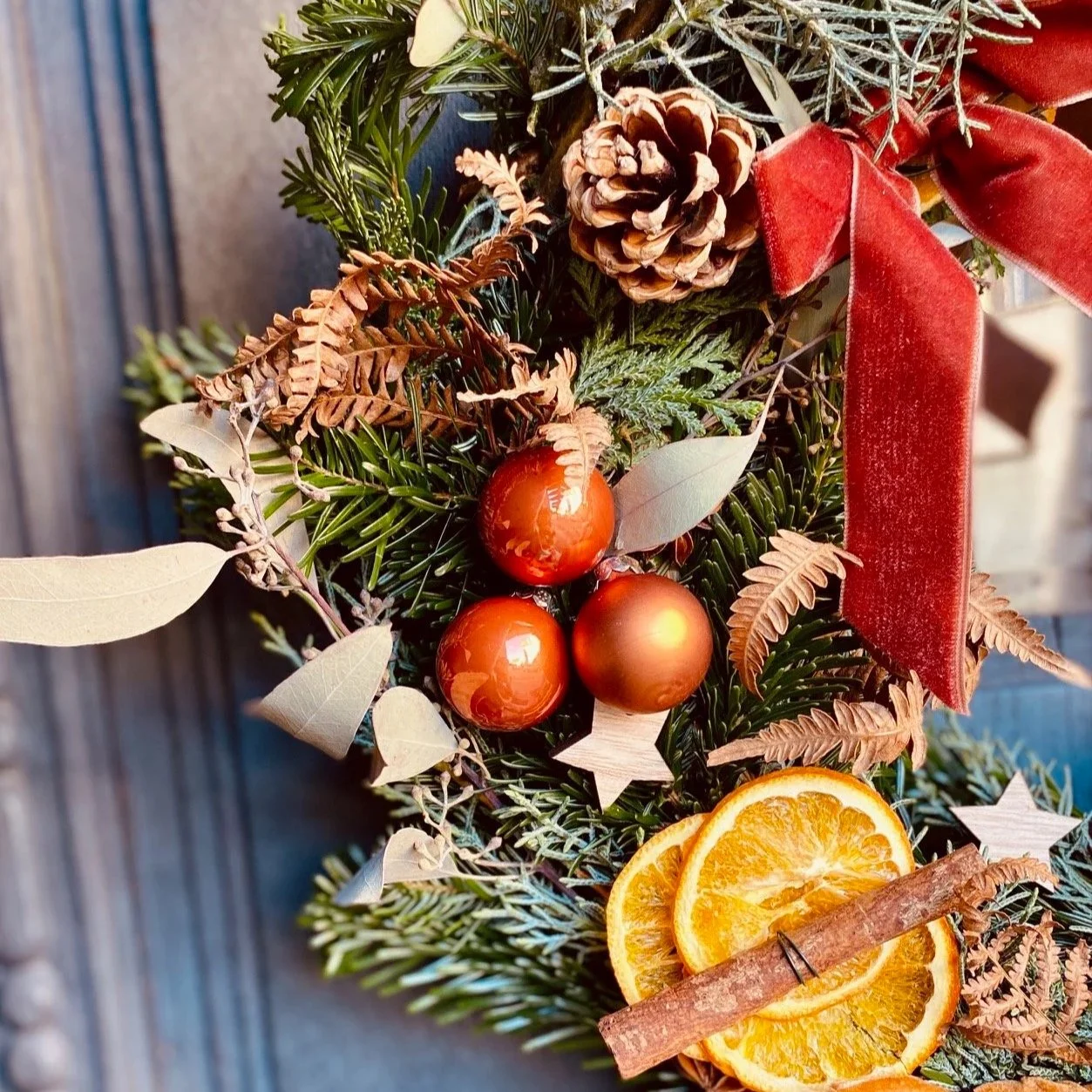 Couronne-noel-vegetale-hiver-2024-ENJOIE-3.jpg