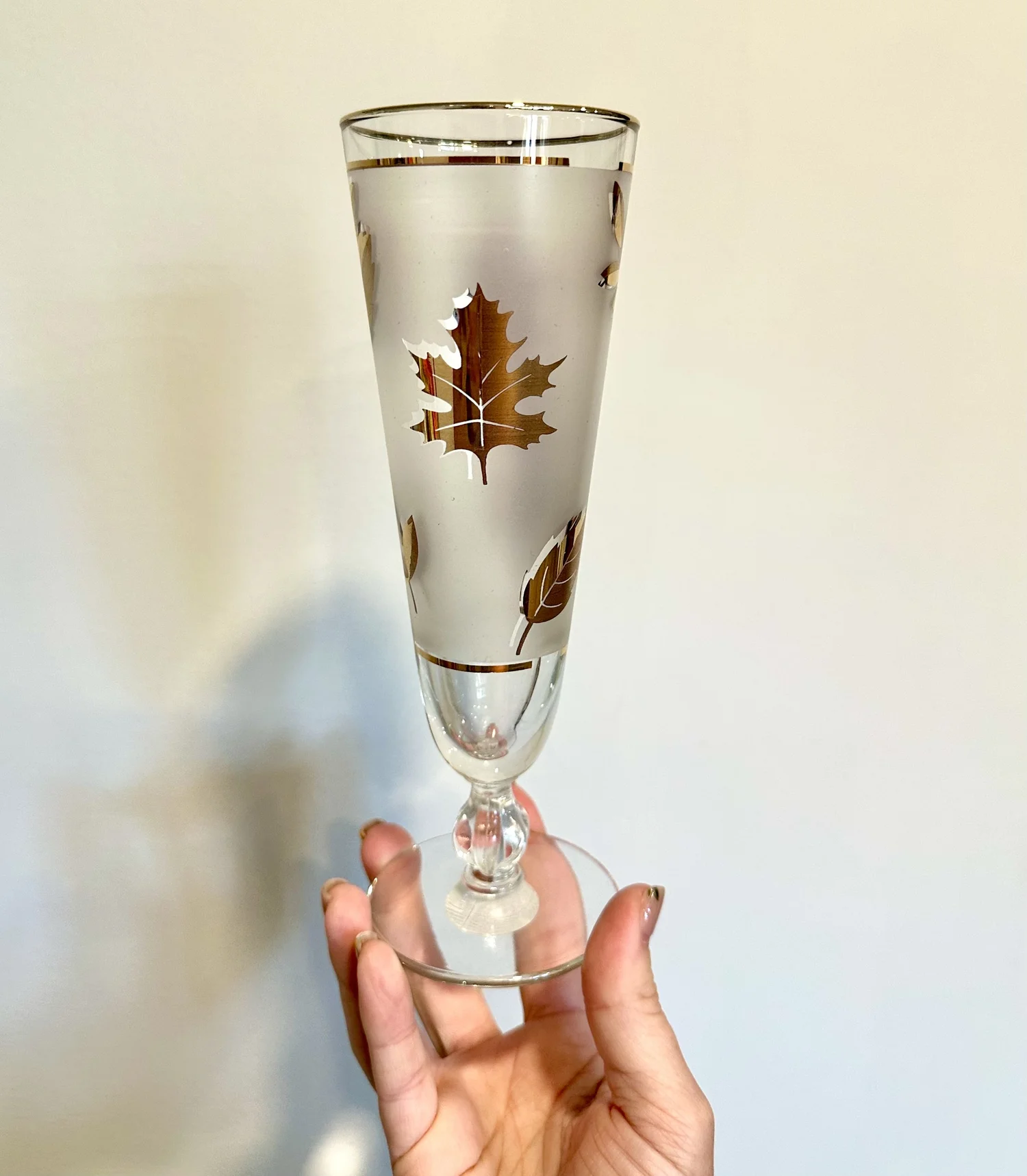 Rare Large 60+ Piece Collection Vintage Libbey 22K Gold Leaf  Set of 6 1950 vintage Libbey Pilsner glasses frosted 22kt gold leaf main image 2