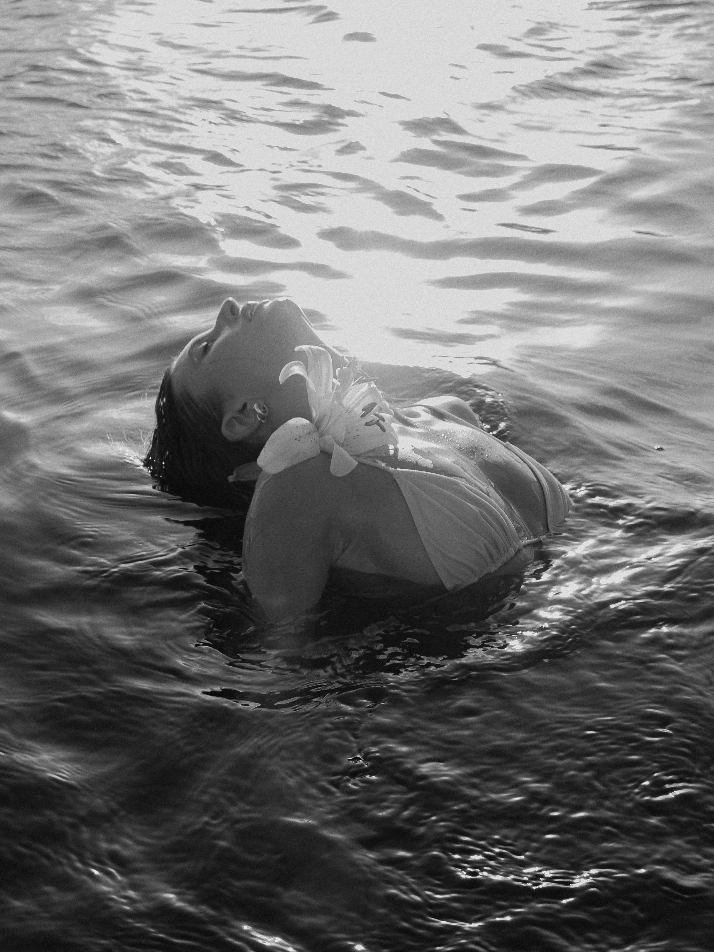 Natascha E- B&W-1.jpg