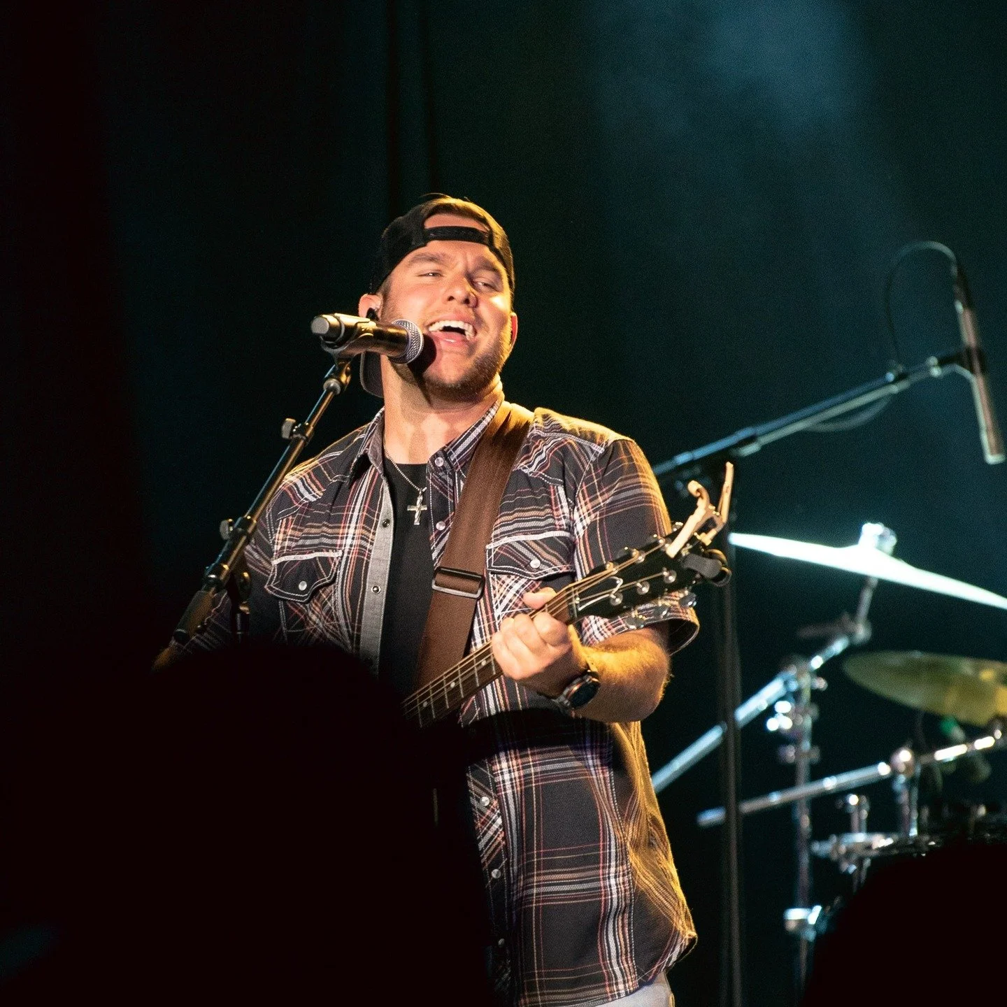 Album out. Party thrown. Waves made. Thanks for making the #BetterDownTheShore release party and epic night I will NEVER forget! 🔥 Thanks @exit_in for hosting!

📸: @lionlyon
#HoldynBarder #CountryMusic #NewMusic #AlbumReleaseParty