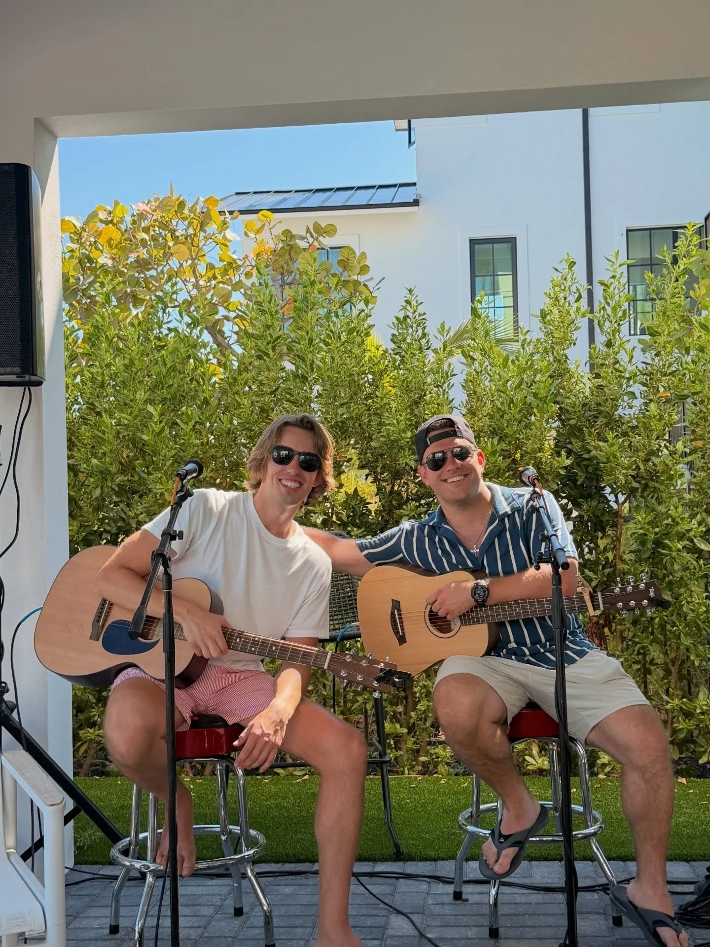 🌴 KEY WEST! What a weekend! Got one more show with my boy @MichaelJames tomorrow at Tiki House @ 6 PM ET!

#HoldynBarder #KeyWest #KWSF #BMI #CountryMusic