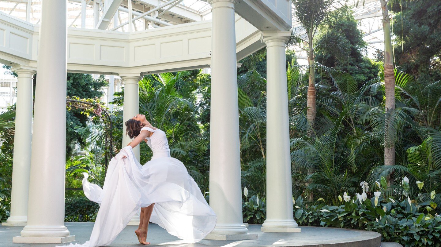 It's Sunday; spread your wings and fly. 

model: @lexie_martinez_ 
dress: @sewtrendyaccessories 

#sunday #sundayfunday #sundayvibes #instagood #photography #instagram #picoftheday #goodvibes #sewtrendyaccessories #nashville #imagingusa2023