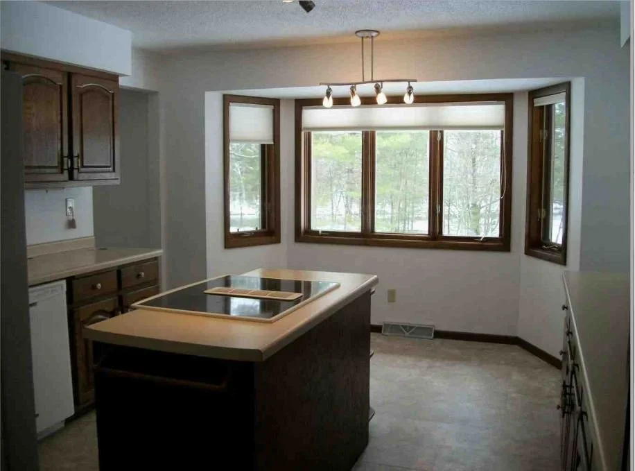 Mohawk Before - Kitchen02.JPG